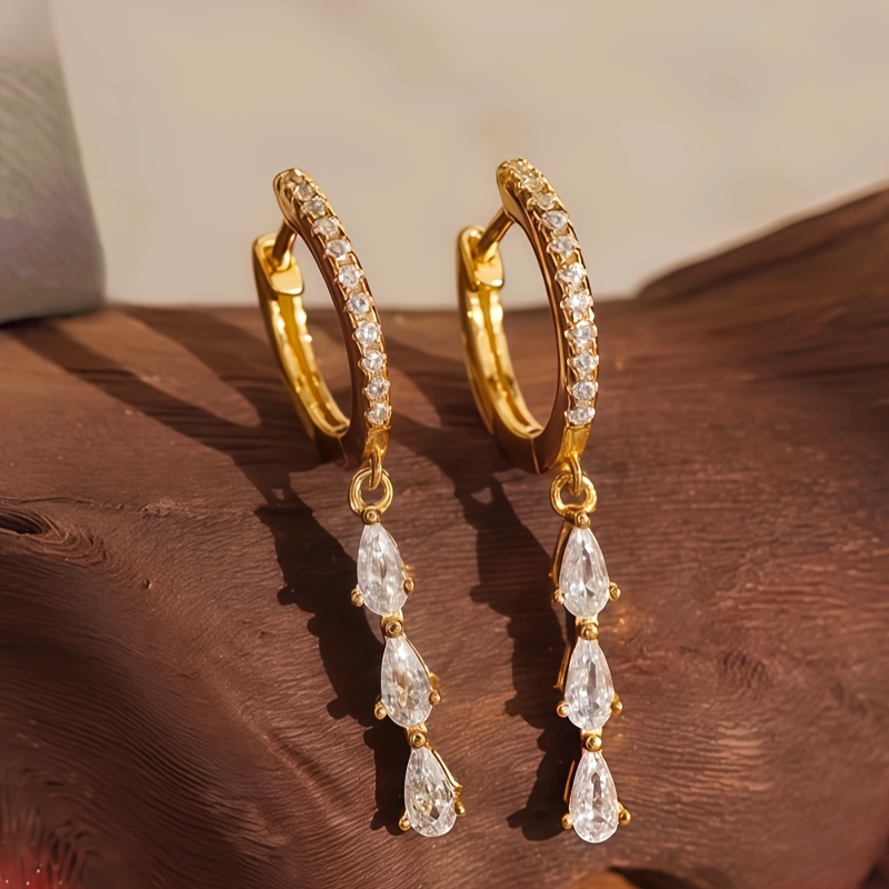 TEMU 1 di Eleganti Clip per Orecchie con Nappa a in Zirconia Composita e Rame, Eleganti nel Carattere, Adatte alle Donne per Indossate o Come Regalo