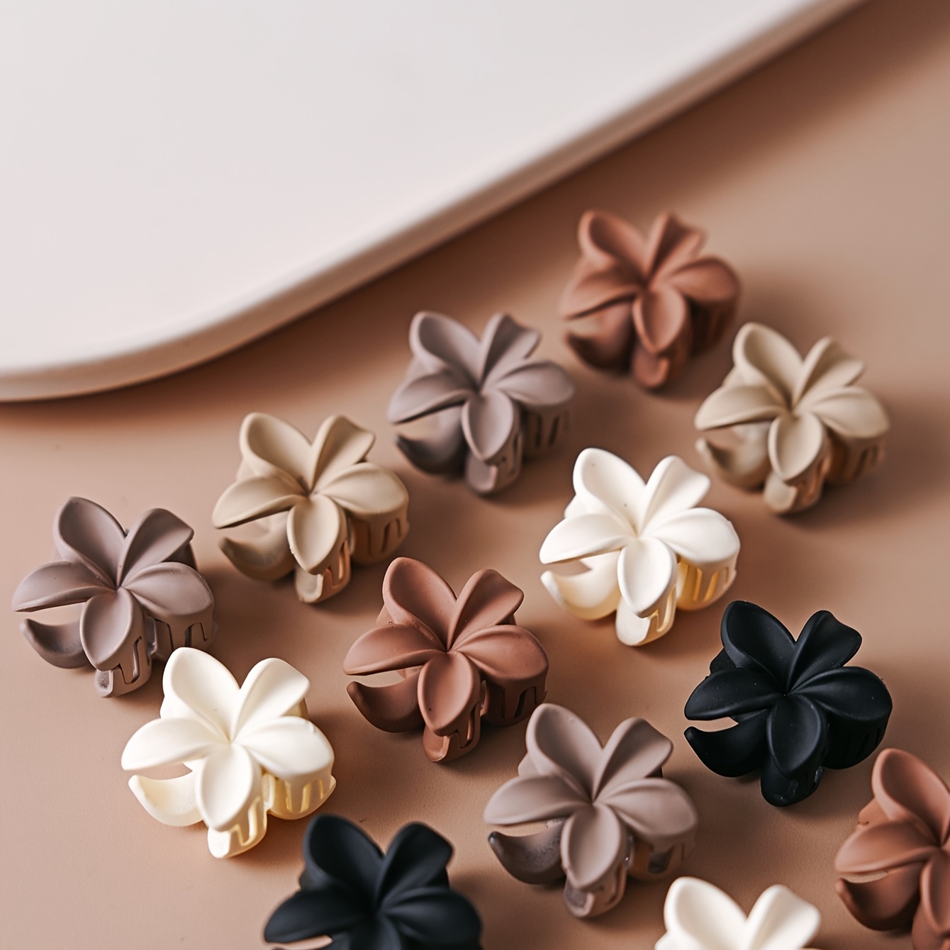 Image of 25pcs Of Frangipani Shark Clips Small Non-slip Broken Hairpins Commuting Dating Hair Additions Female Finishing Tool Portable Hairpin Set