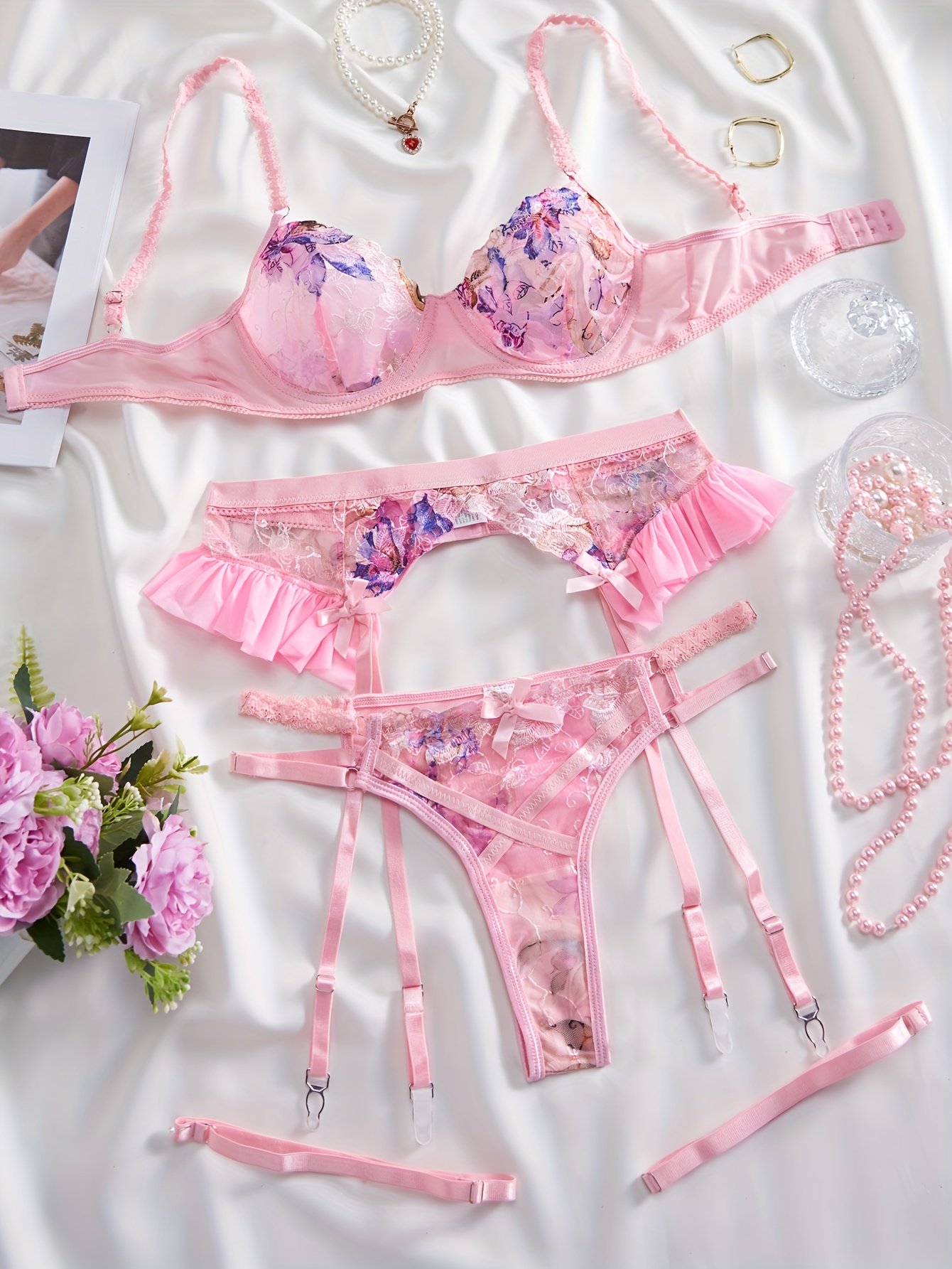 Is That The New Kawaii Bow Decor Floral Lace Lingerie Set ??