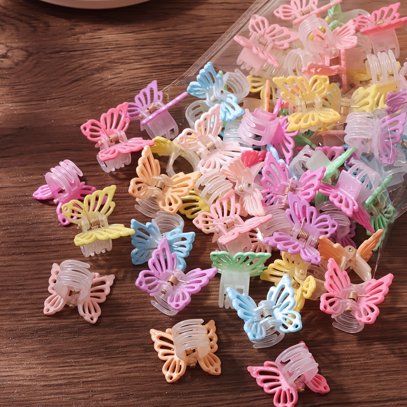 Gradient Butterfly Clip for Daily Hair Fixation