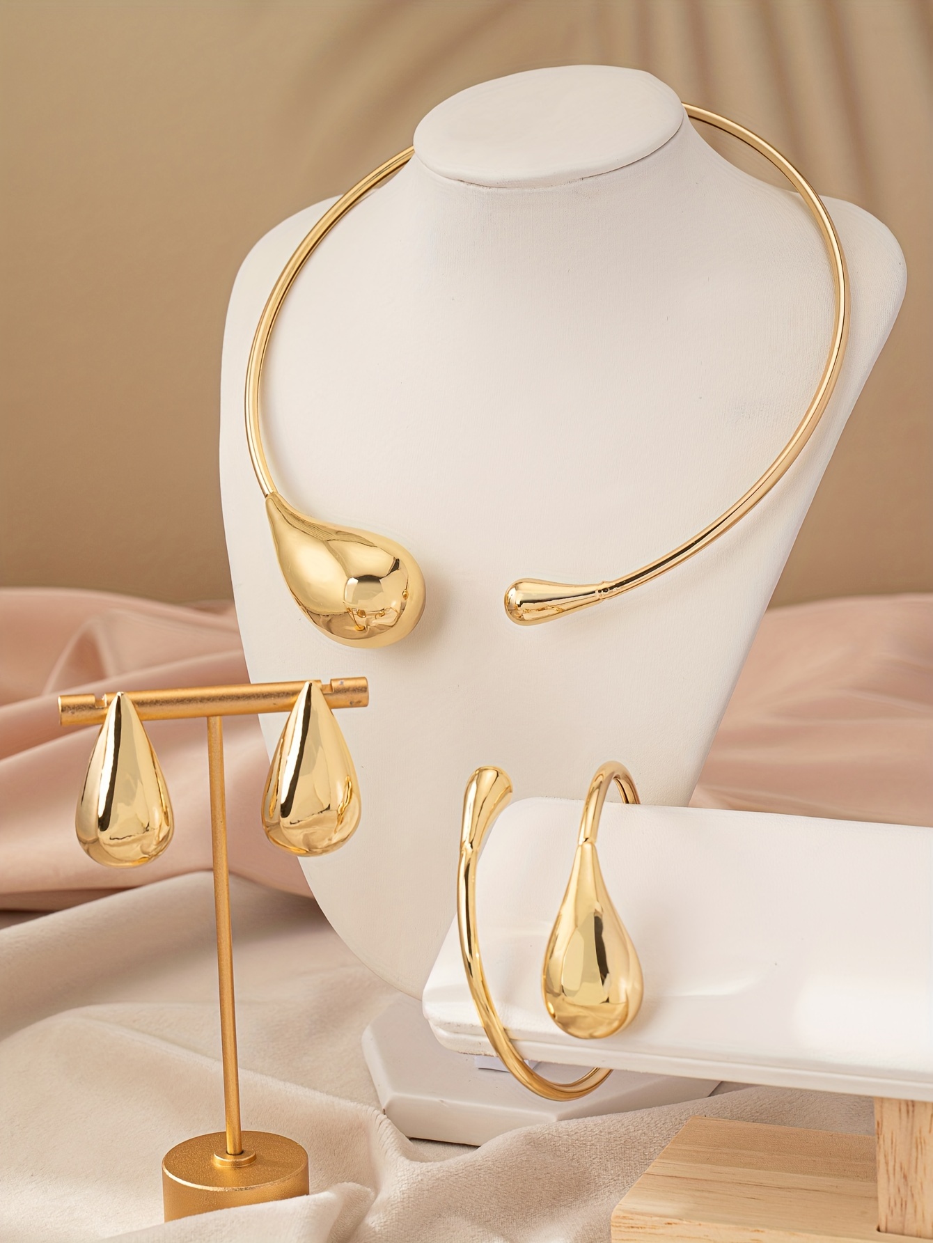 vintage inspired simple tear drop jewelry set 14k gold plated zinc alloy collar necklace bracelet and stud earrings set for   details 2