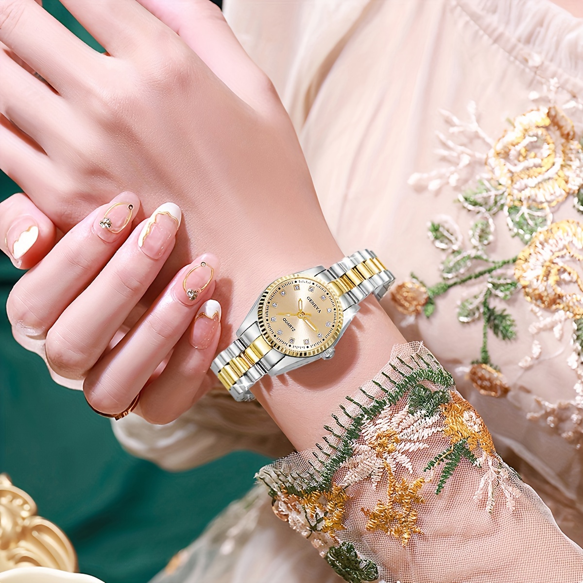 Middle East Ramadan Ladies Watch 1pc Women'S Golden Round Fully Encrusted Dial With Alloy Strap Casual Luxury Quartz Wristwatch Watch For Women Suitable For Women Party Holiday Birthday Wear Or As Sisters The Best Gift For A Lady