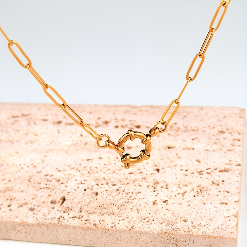 Image of A Stainless Steel O-chain Clavicle Necklace With A Round Pendant Design Necklace, Easy And Luxurious Jewelry, Suitable For Daily Casual Wear, Men's And Women's Parties And Banquets