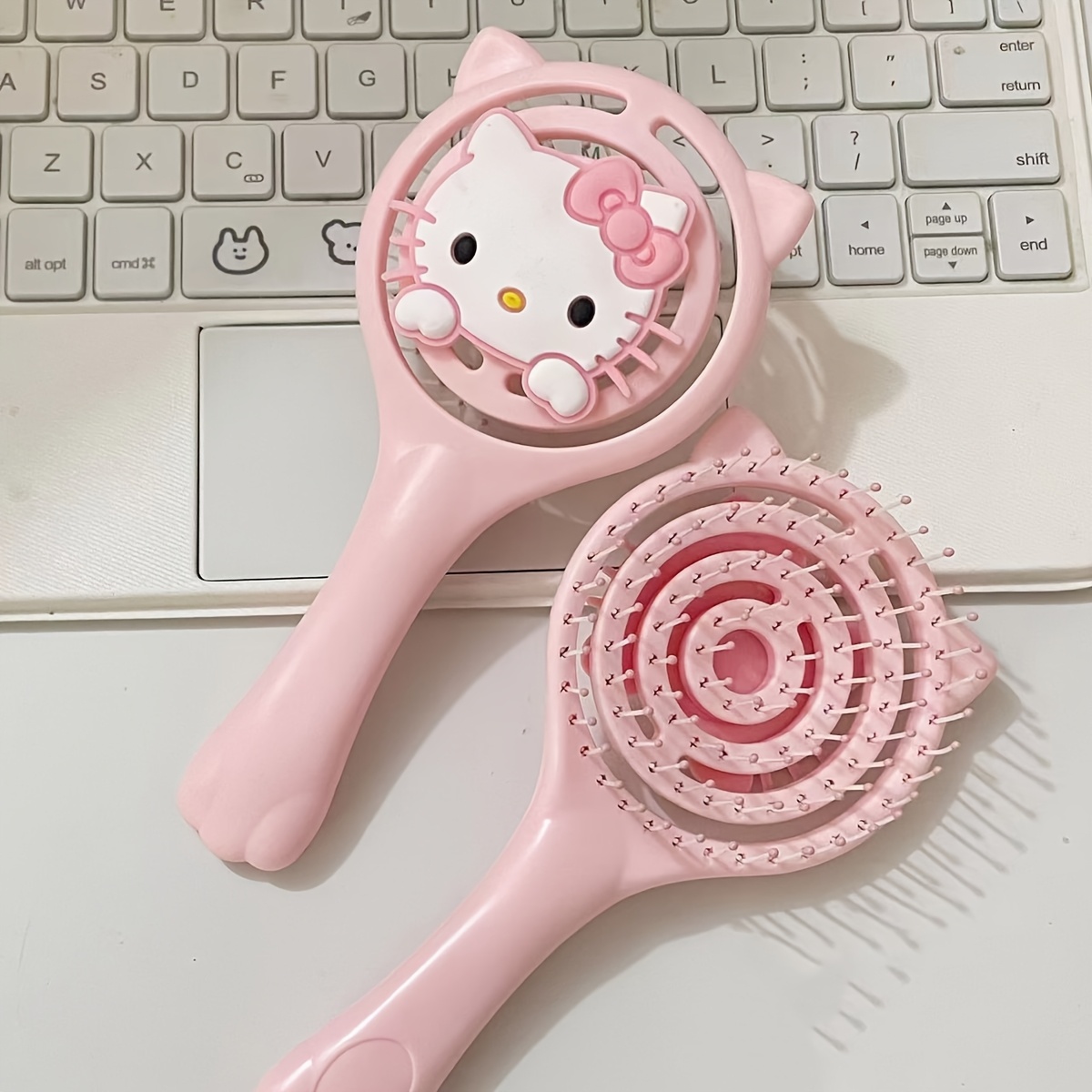 

[authorized] 1pc Sanrio Fluffy Comb Makeup Massage Portable And Wet -use Dormitory Comb