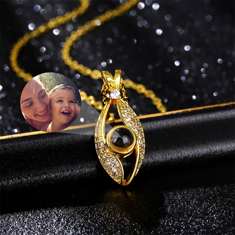 Customized Picture Pendant Necklace for Loved Ones
