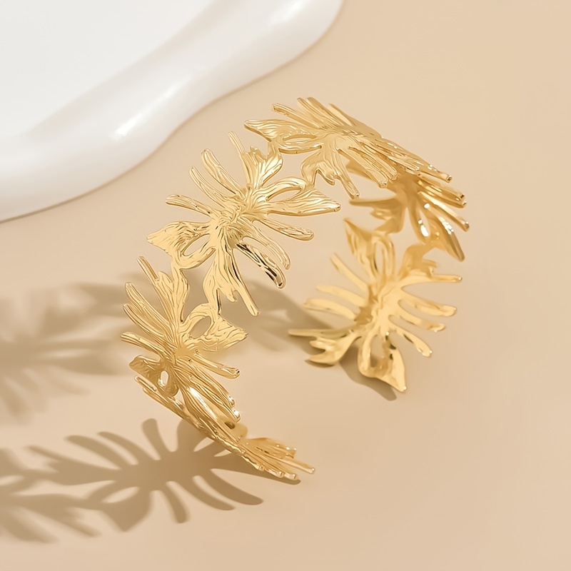 Exaggerated Geometric Openwork Leaf Bangle Bracelet