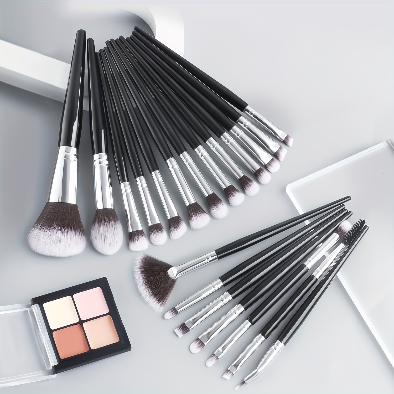 

20 Makeup Sets Multi-functional Combo Face & Eye Apply Evenly And The Bristles Are Soft