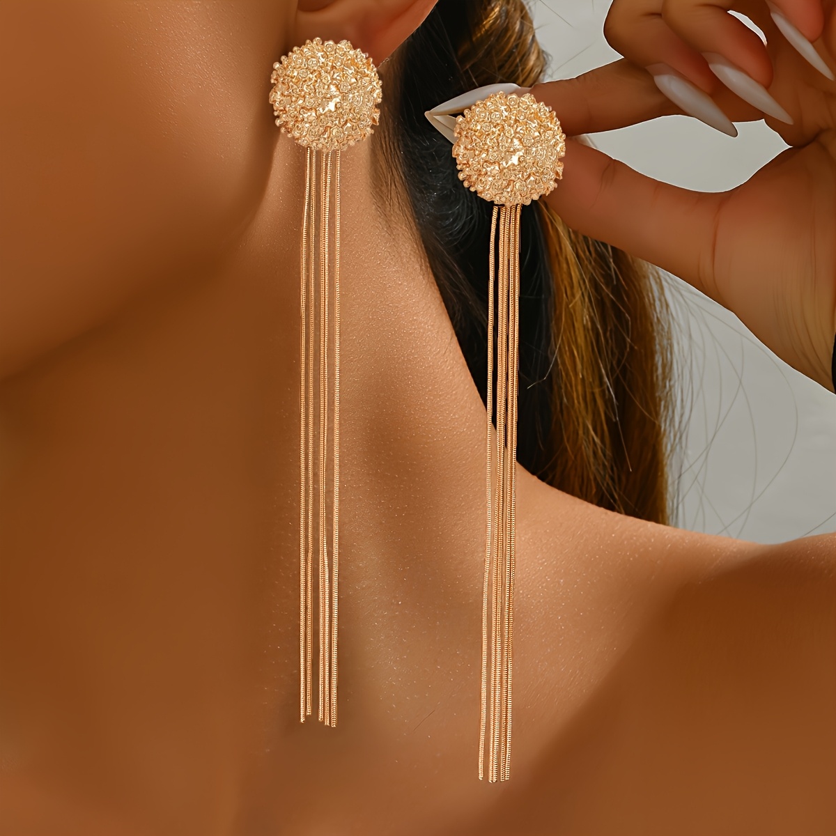 TEMU 1 Pair Autumn Winter New Women's Fashion Tassel Earrings Elegant Temperament Black Stud Earrings Silvery White Tassel Pendant Earrings Suitable