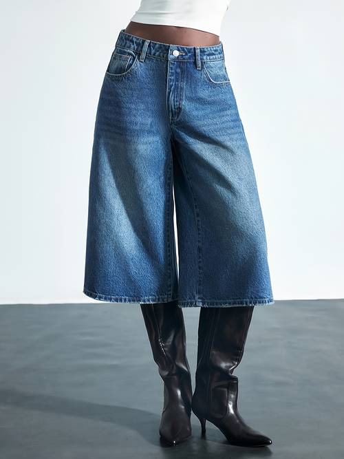 pantalon capri en jean pour femme, tissu , respirant et durable, coupe confortable, short bleu délavé mi-long, printemps/été 2024, idéal pour , les loisirs de et les activités de