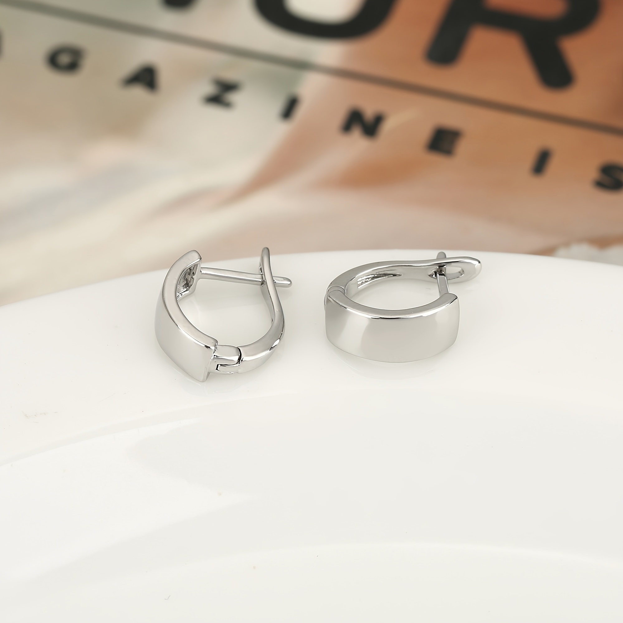 Women's Minimalist Double Color Glossy Ear Buckle Earrings