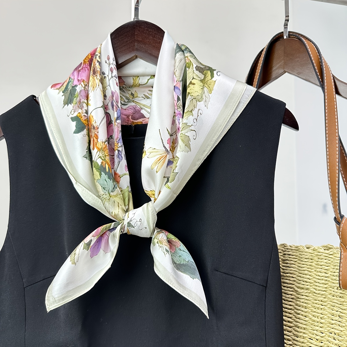 Women's Elegant Floral Print 100% Mulberry Silk Scarf - Soft Breathable Lightweight Non-Stretch Neck Wrap for Spring Summer Casual Outings, Versatile Fashion Accessory, Silk Scarf for Hair