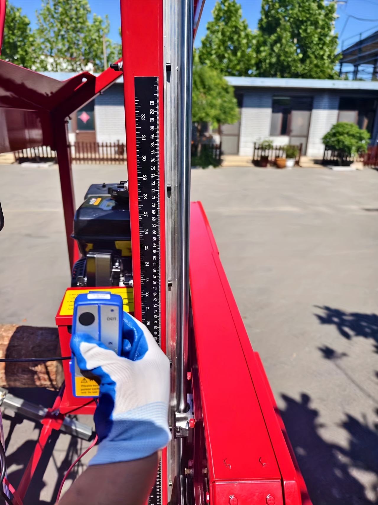32in portable   420cc gas engines with   band saw Product details 3