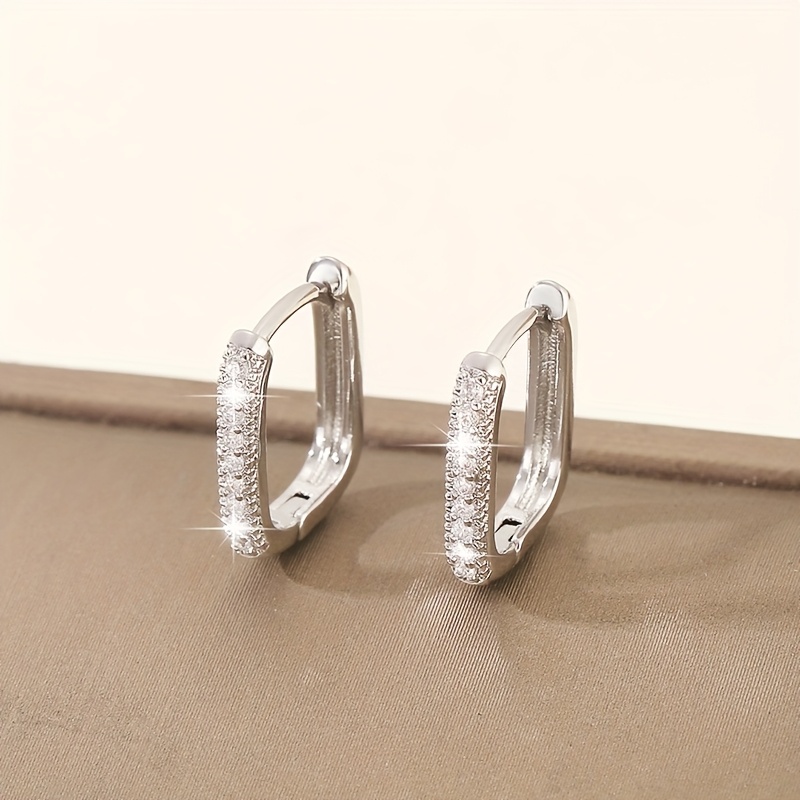 TEMU 1 Pair Of Exquisite And Versatile Copper-set Synthetic Zirconia Geometric Square Ear Buckles, Small And Fashionable Women's Circular Earrings,