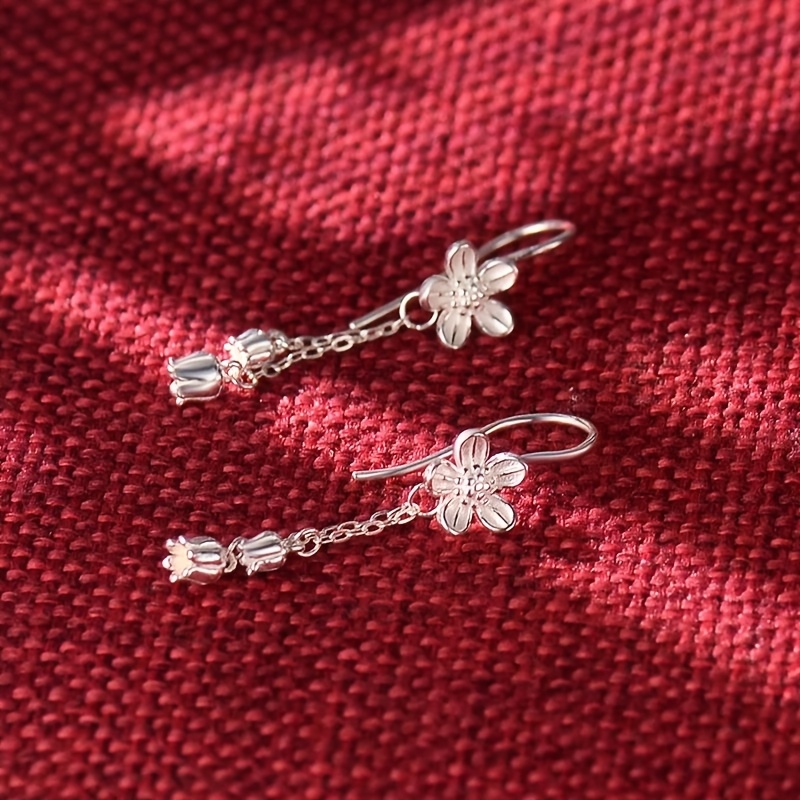 TEMU 1 Pair Lily Of The Valley Flower Tassel Earrings For Women Niche Gentle Elegant Versatile Exquisite Earrings For Daily Wear Beach Vacation