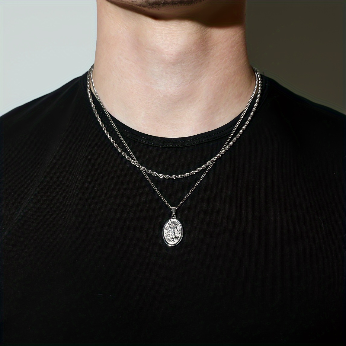 

Set Of 2 Men' Steel Oval Pendant Twisted Chain Necklaces For Casual And Stylish Daily Accessories