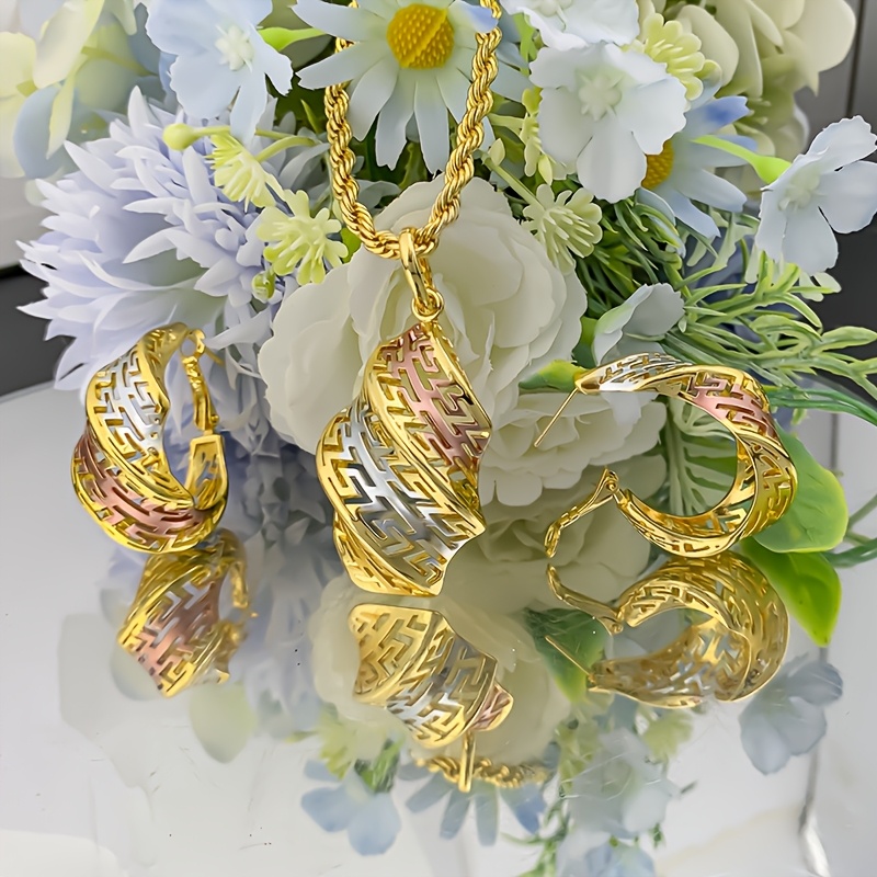 Elegant C Type Spring Earrings & Twisted Necklace Set