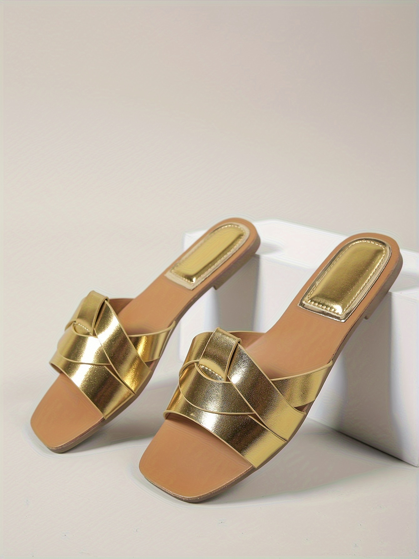 2025 Summer New Arrival Women's Shoes Casual Outdoor Lightweight Sandals Fashionable Open-Toe Slip-Ons Minimalist Resort Beach Slippers Comfortable Flat Slide Sandals Ladies' & Girls' Footwear Golden nude white black