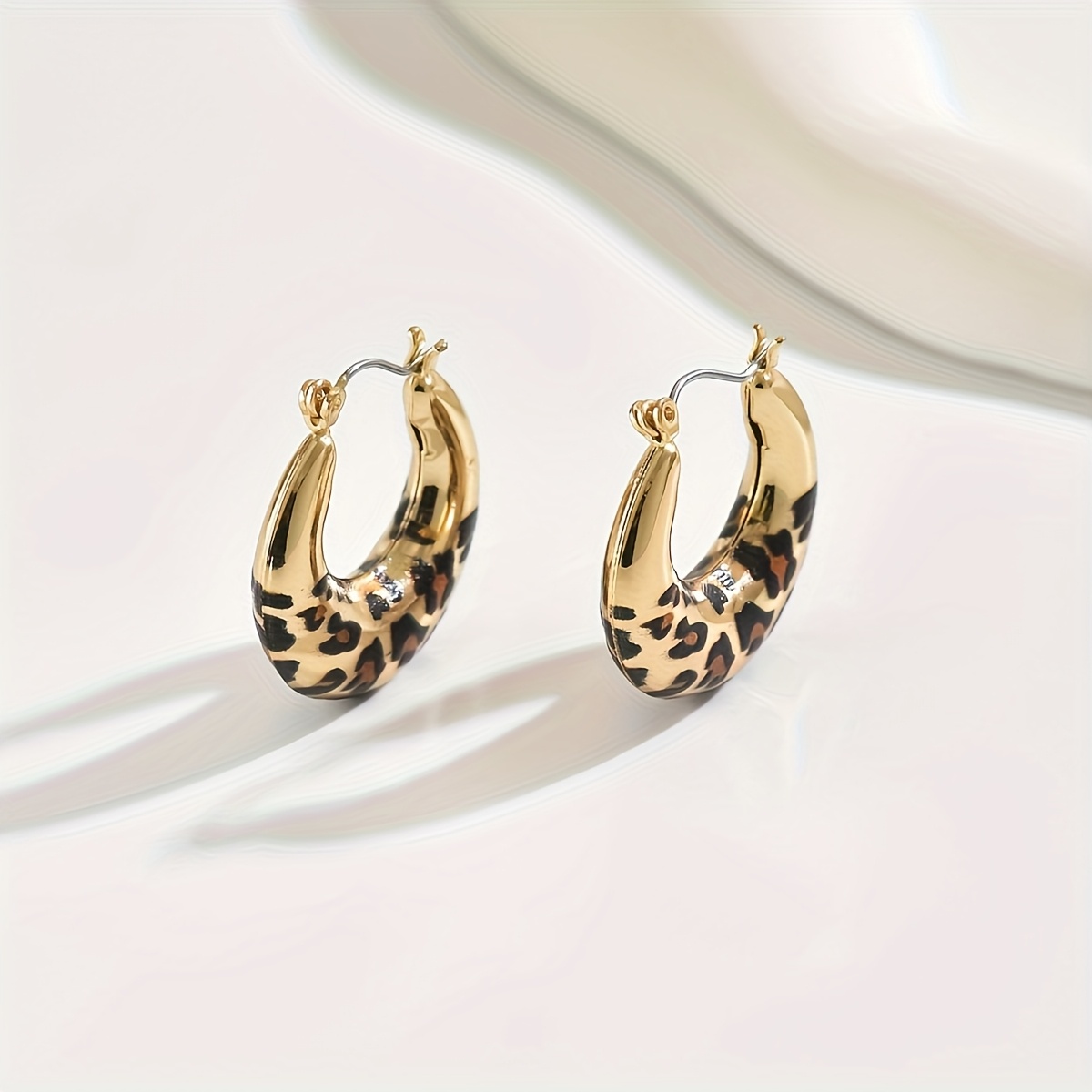 TEMU 1 paire de boucles d'oreilles élégantes à imprimé léopard, de boucles d'oreilles ouvertes, adaptées pour un port , une tenue décontractée et les
