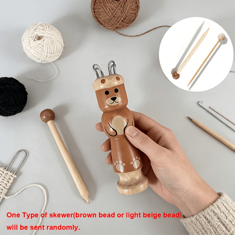 TEMU 1pc Outil de tricot en bois d'ours (Comprend un crochet à tricoter en bois multi-tailles, un corps d'ours 3D, une base stable antidérapante, des