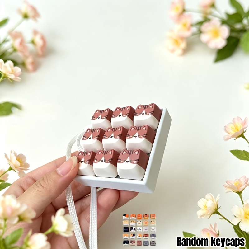 TEMU Giocattolo a forma di tastiera a 9 tasti, accessorio portachiavi con motivo a gatto, stili di tasti casuali, oggetto di portatile per giochi per