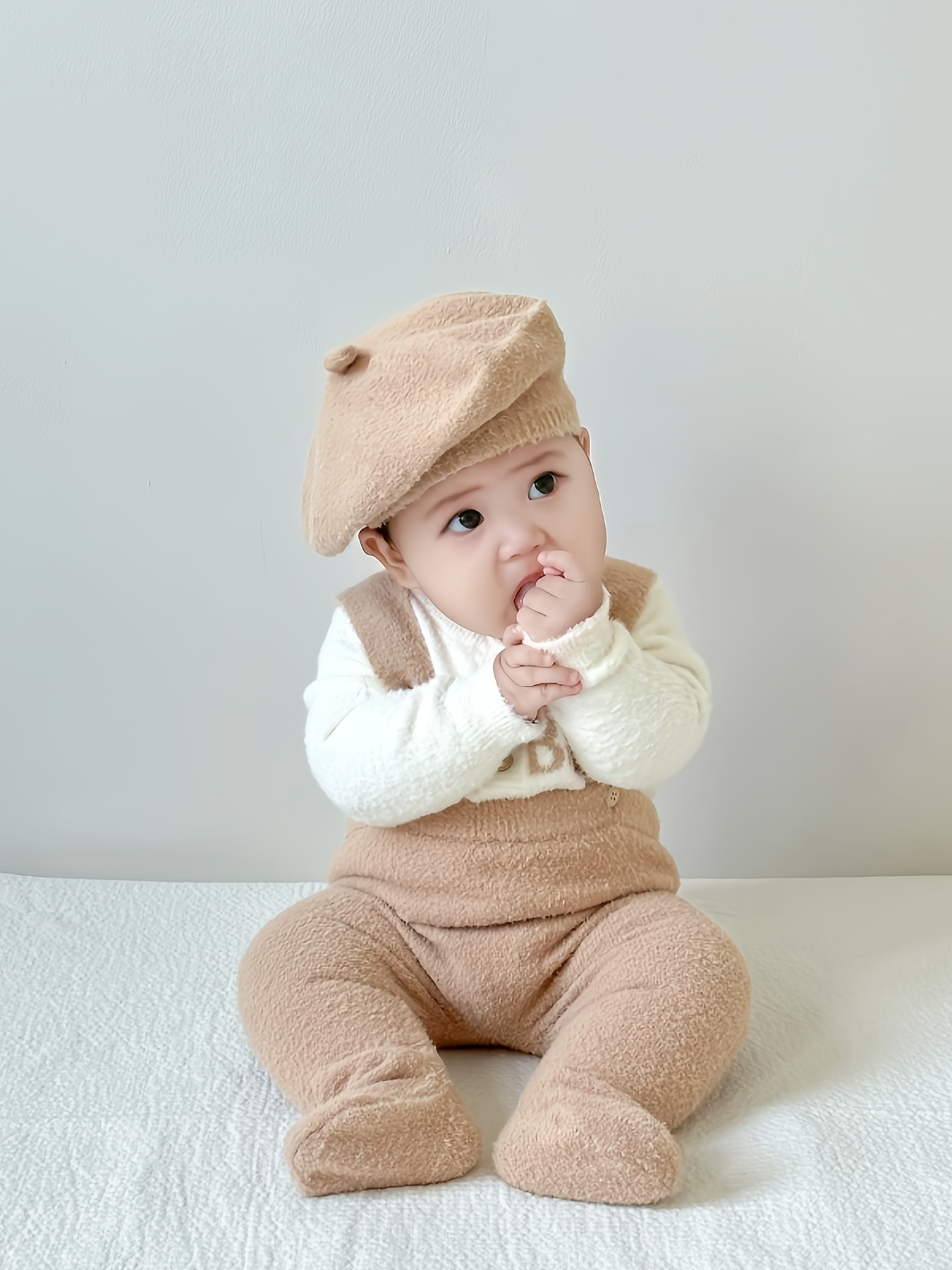 Herfst en Winter Zachte Pluche Vest + Gebreide Bandjesbroekje + Mutsen Romper Set, Schattige Modieuze Drie-Delige Outfit voor Lente, Unisex Onesie, Perfect voor Buiten