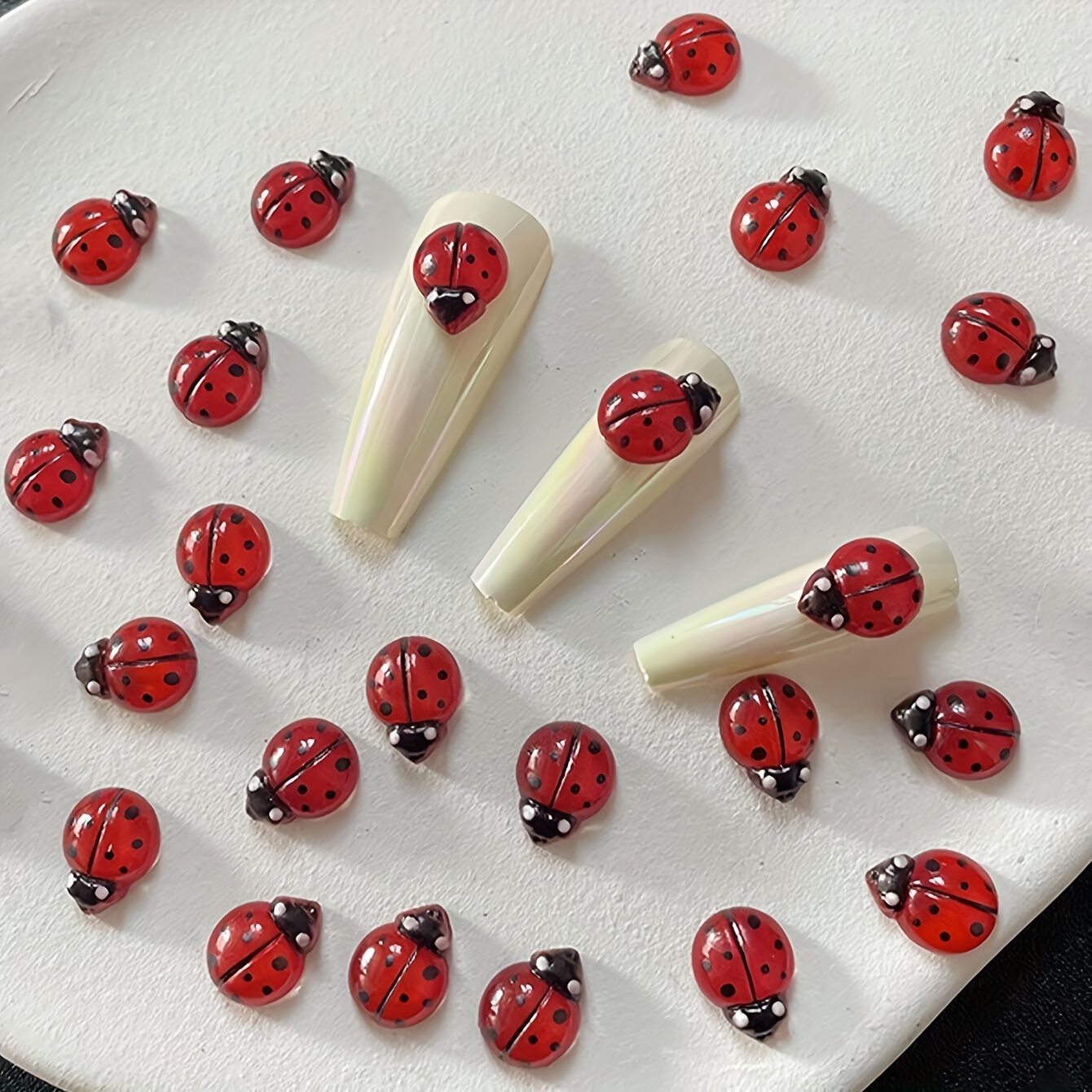 

50pcs Charmes d'Ongles Coccinelle - , Parfaits les & Pédicures DIY