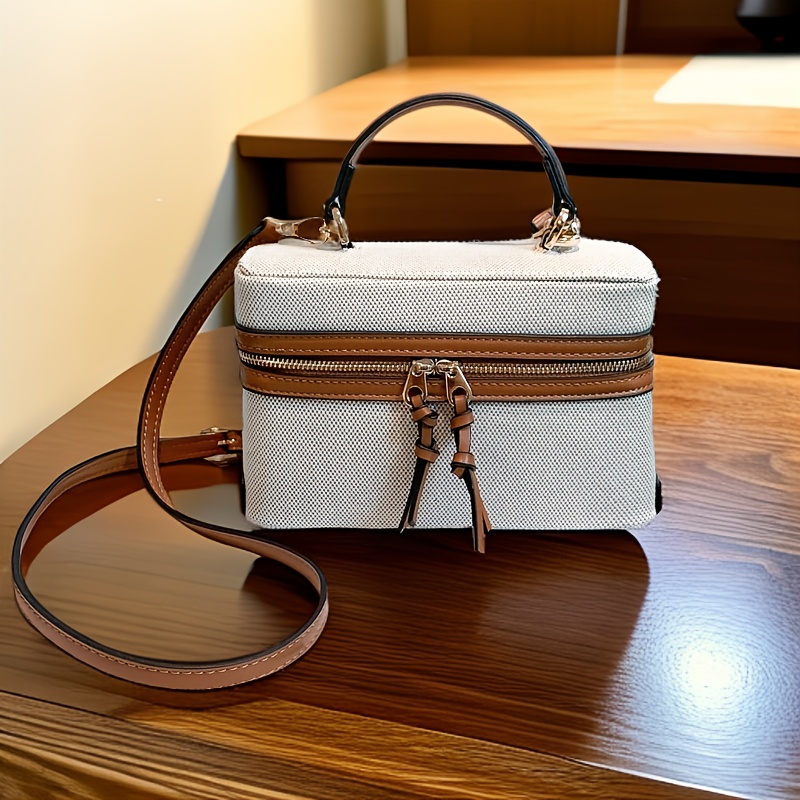 

1pc Elegant White Leather Shoulder Bag, Urban Style Solid Color Crossbody With Adjustable Strap, Zipper Closure, Pvc Lining, And Paint Detail