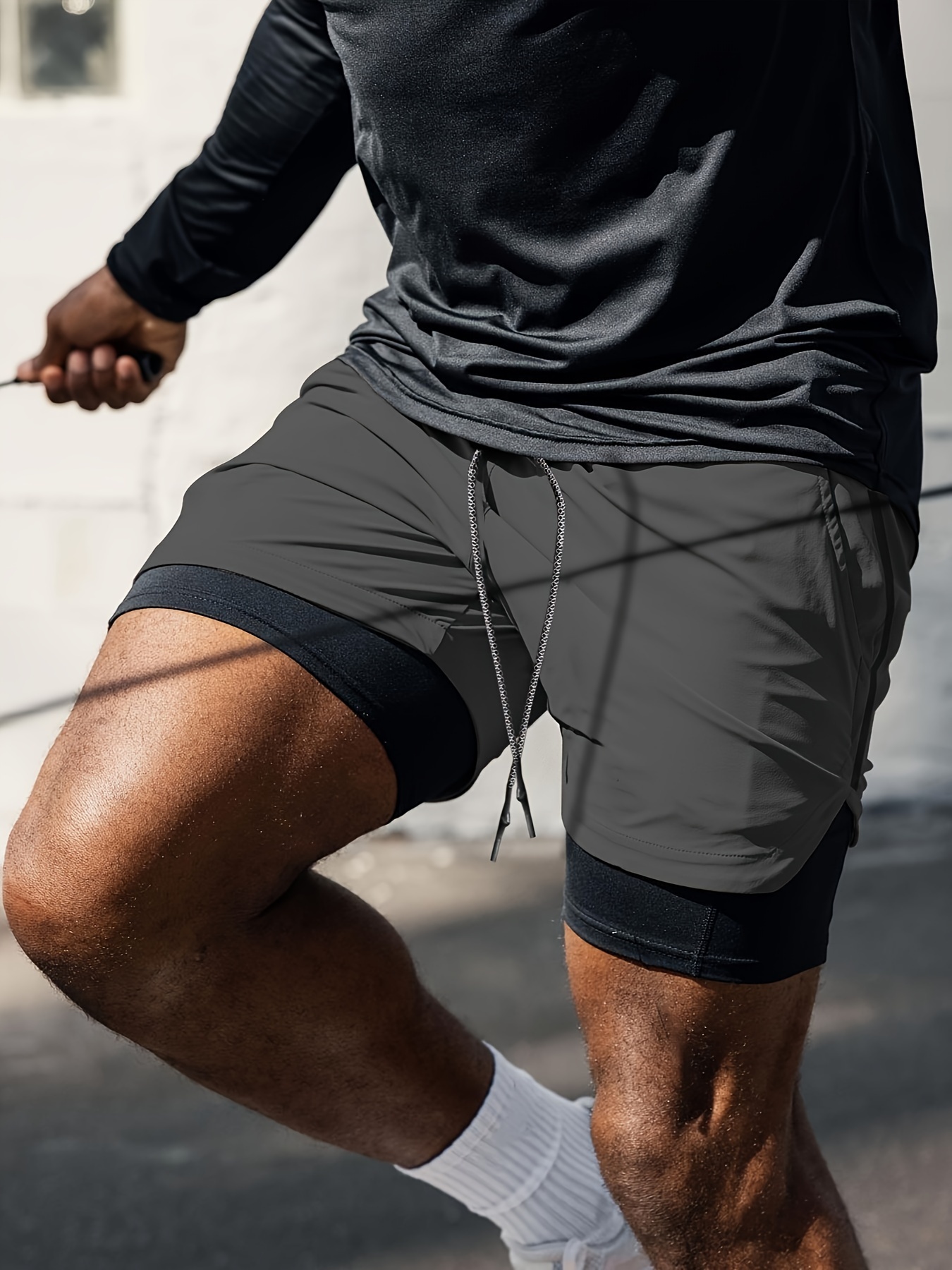 Men'S Quick-Dry Shorts for Sports, Running, And Marathons, Designed for Short Sprints And American-Style Workouts, Featuring a Liner And a Length That Doesn'T Go Past The Knees