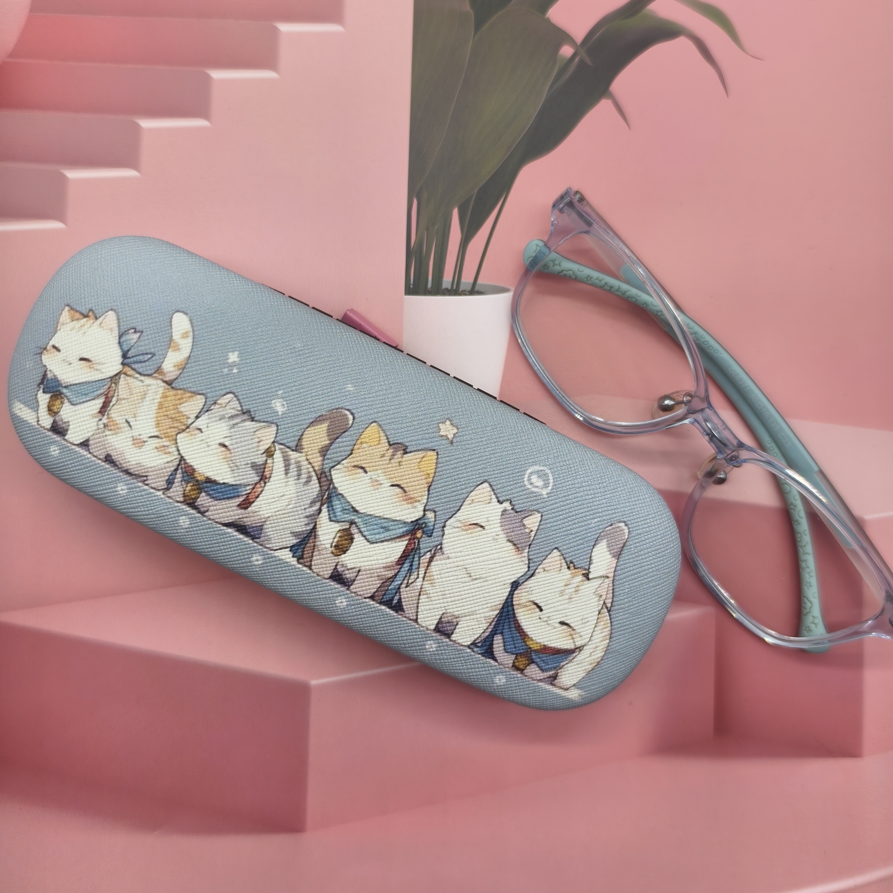 

Cute Cartoon Cats Patterned Eyeglass Case - Iron, Portable & Stylish Glasses Box For , Light Blue With White Stars