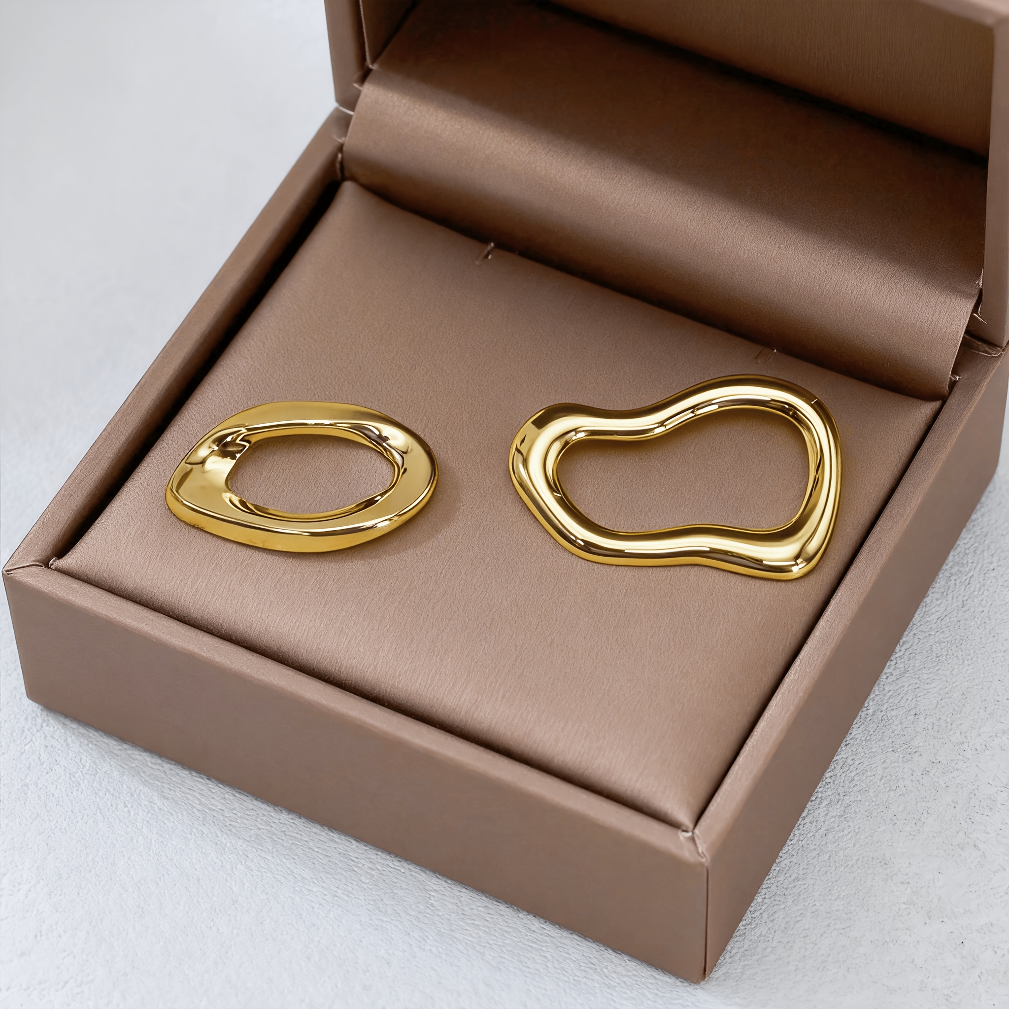TEMU Set spille liquide : ovali lisce e a con bordo fuso e finitura a specchio, un design femminile e delicato��un elegante accessorio di firma, come