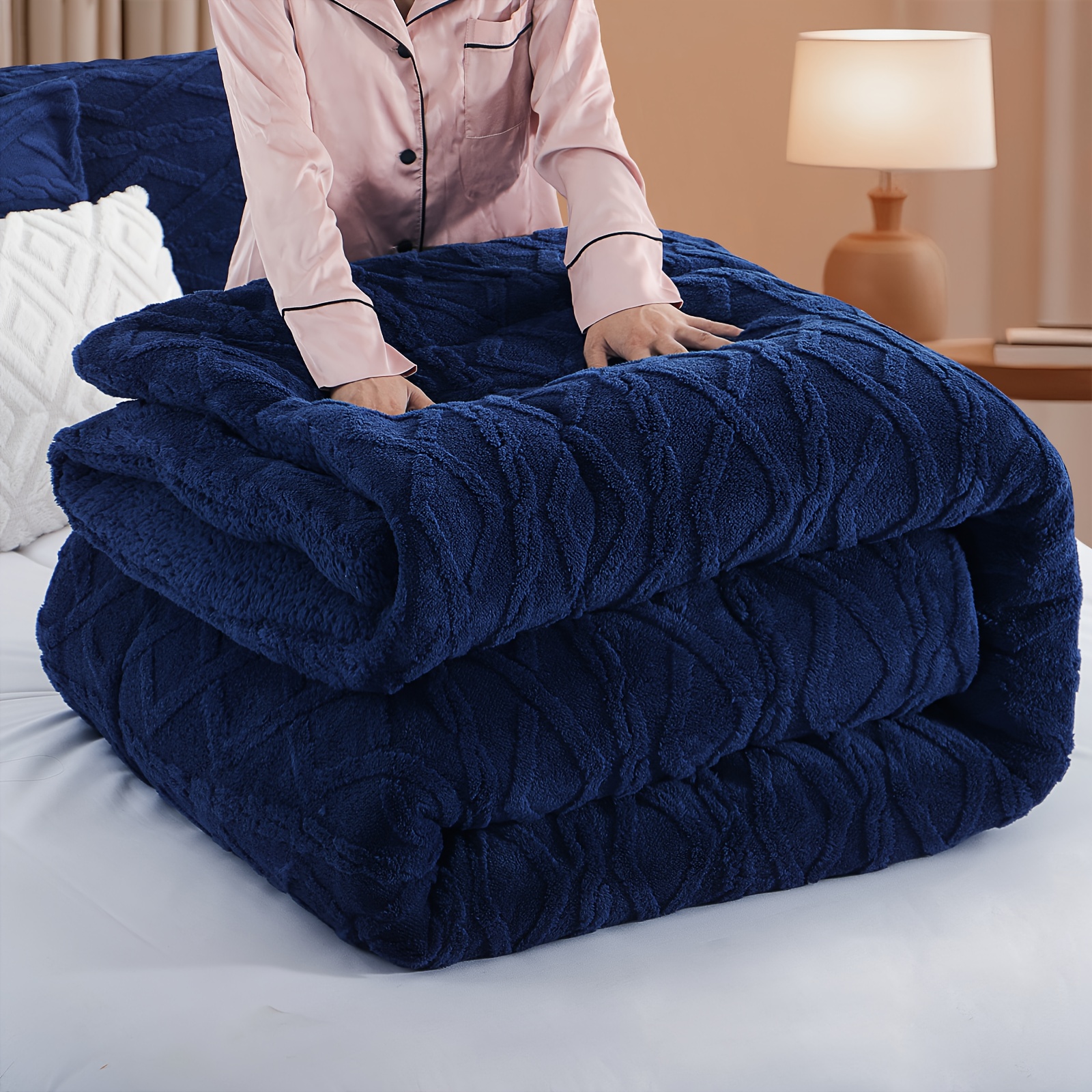 E-shop Luxuriöse Plüsch-Fleece-Steppdecke - Dickes, warmes und hypoallergenes Bettzeug, weiches gestepptes Design für gemütlichen ganzjährig,