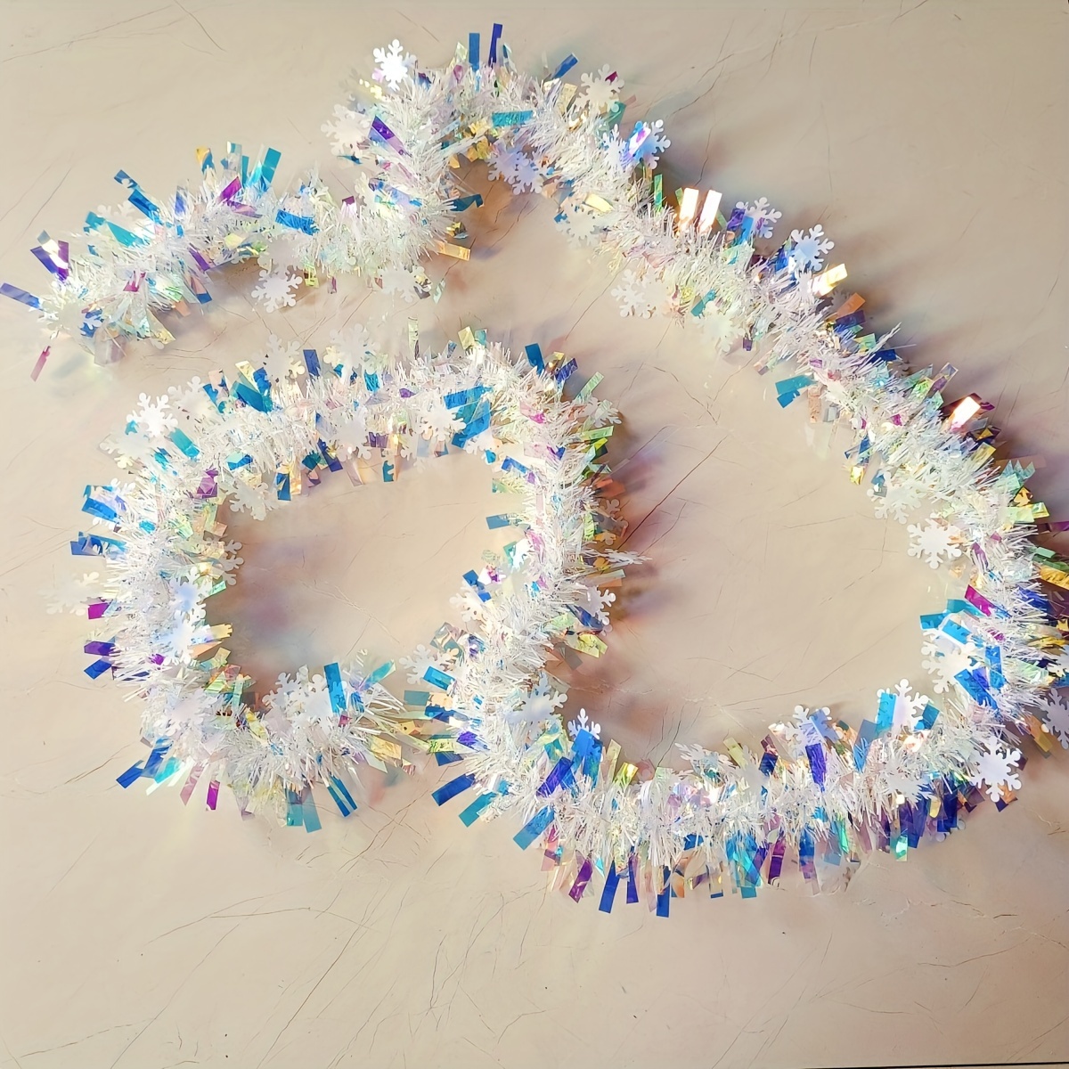 

Iridescent Tinsel Garland With Snowflakes - 1 Pack Metallic Christmas Tree Decoration, Shiny Winter Holiday Party Streamers, Non-electric Festive Ornament, No Feather, 190cm/74.86in Length