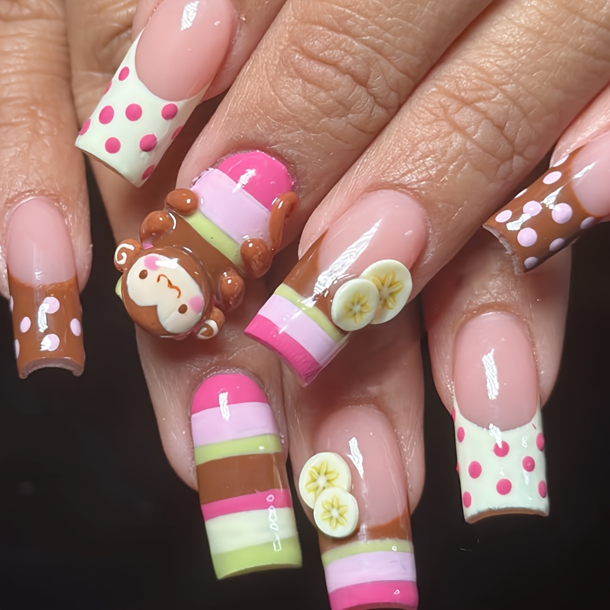 TEMU Lot de 24 faux ongles carrés à pointe carrée à appliquer, motif singe et de banane dessin animé, avec touches à pois et à rayures, réutilisables