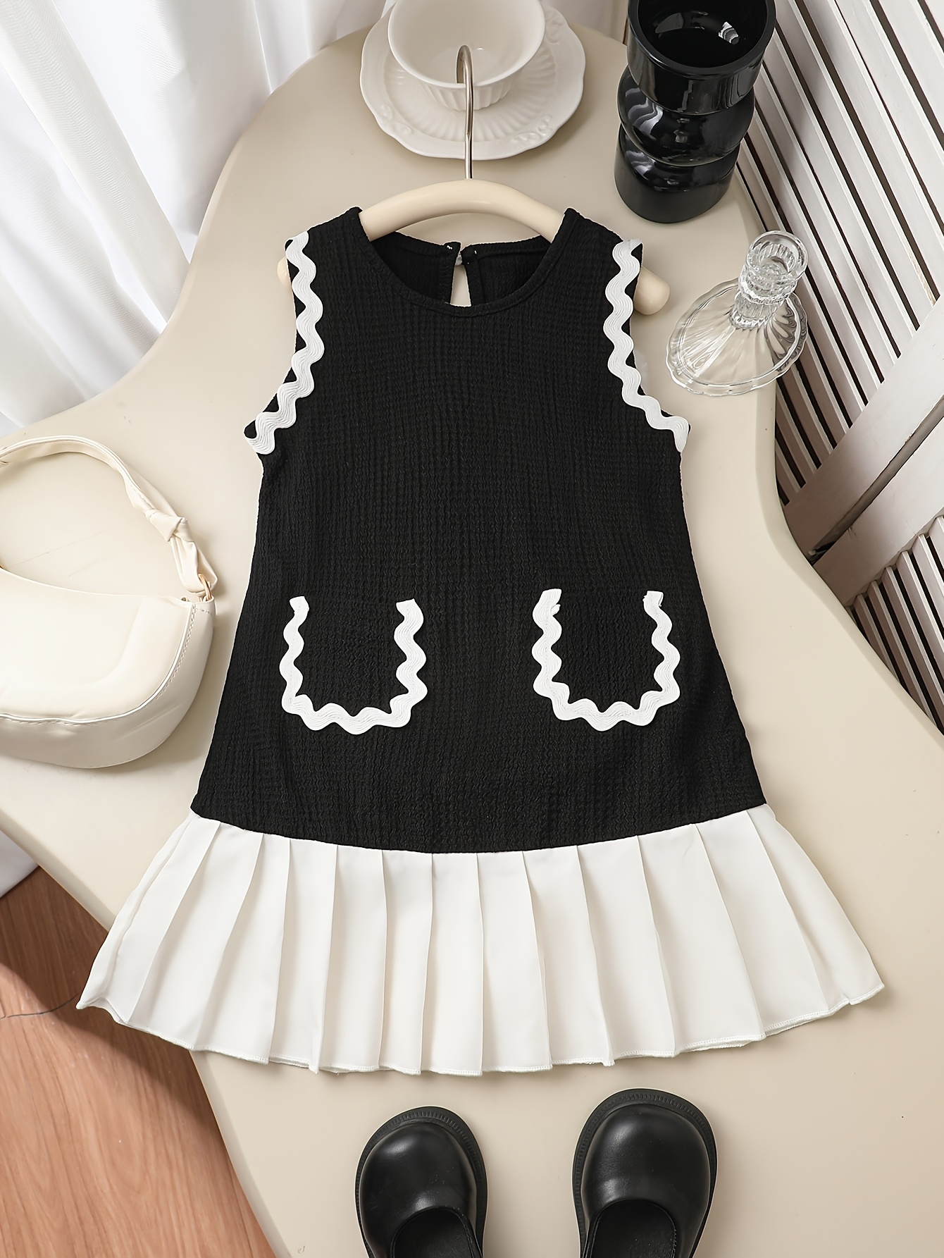 Girl's Fashion Dress, Round Neck Wavy Webbing Trim Cuff with * * Pleated  Dress, Sleeveless Dress in * Fashion Style * Versatile Design, Comfortable  and Casual Fabric * * and Play