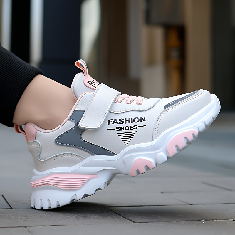 In 2026, a Stylish And Classic Pair of Soft, Lightweight, Shock-Absorbing, Breathable, And Moisture-Wicking Running Shoes Will Feel Like a Hug, Perfect for Casual Outdoor Sports. These Shoes Are Also Ideal for Cool Performances During Campus Enterta