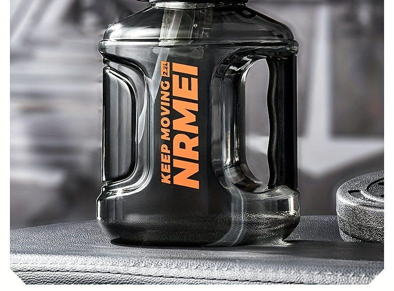 [Sports Water Bottle] One 3000ml Sports Water Bottle With Straw And Tea Infuser, Featuring A Carrying Strap. Suitable For Sports, Fitness, Outdoor Activities, And Camping