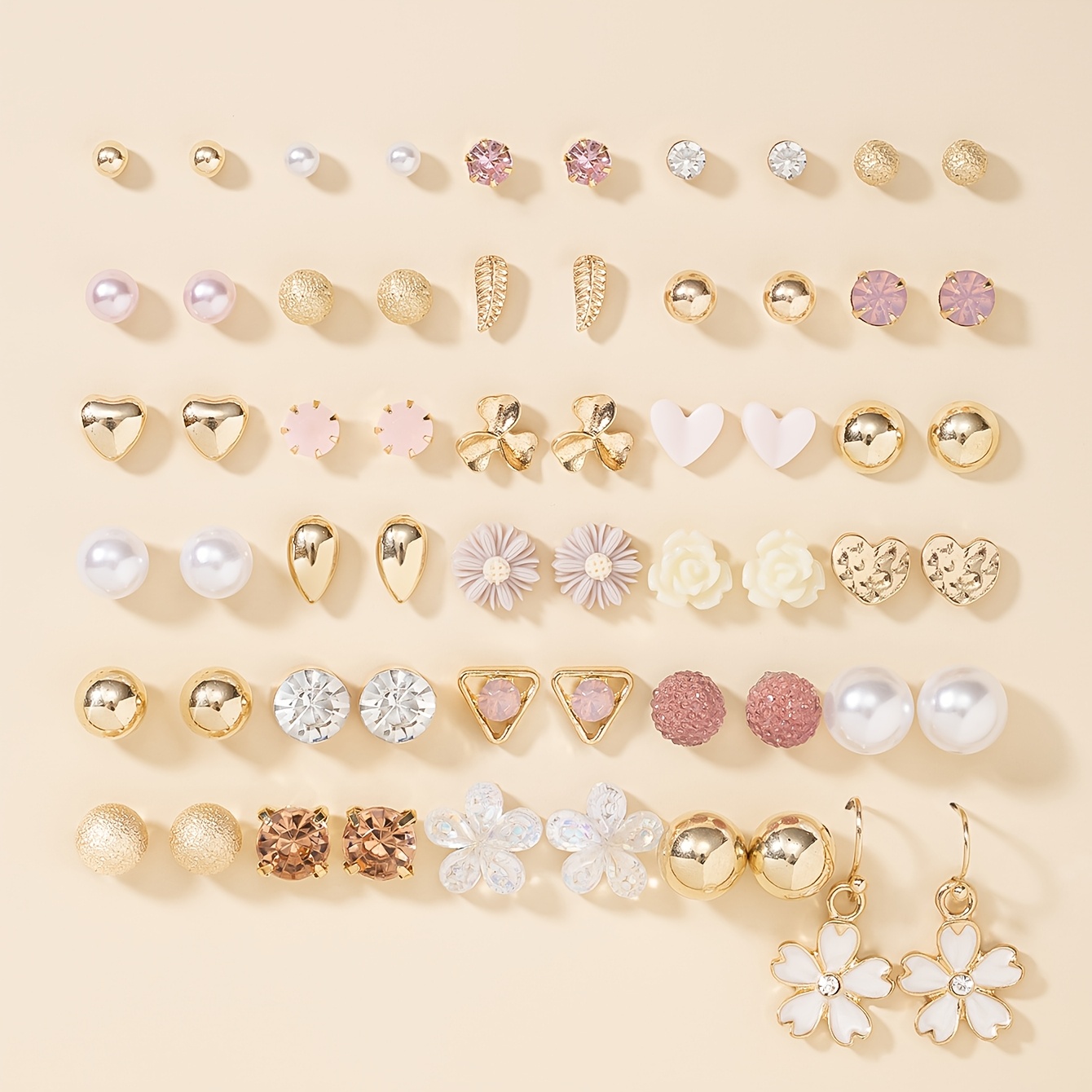 E-shop Ein Set mit 30 Paar Gänseblümchen-Ohrringe, Großes Set mit herzförmigen Damen-Steckerohrringen, Mehrteiliges Set für den täglichen Gebrauch,