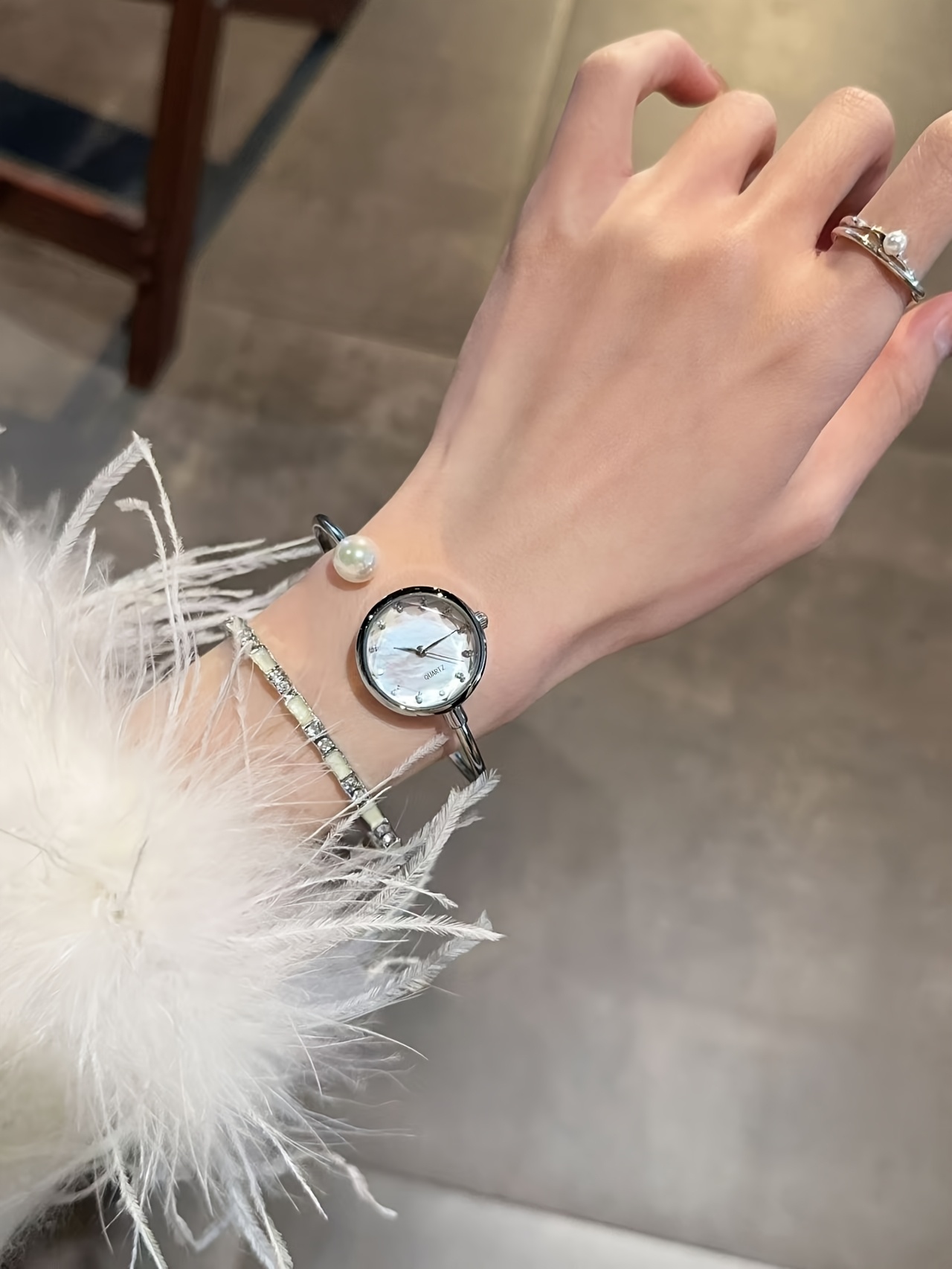 1pc elegant quartz wrist watch for women bracelet shaped classic   alloy band case ideal gift for students and ladies wrist watches Product details 6