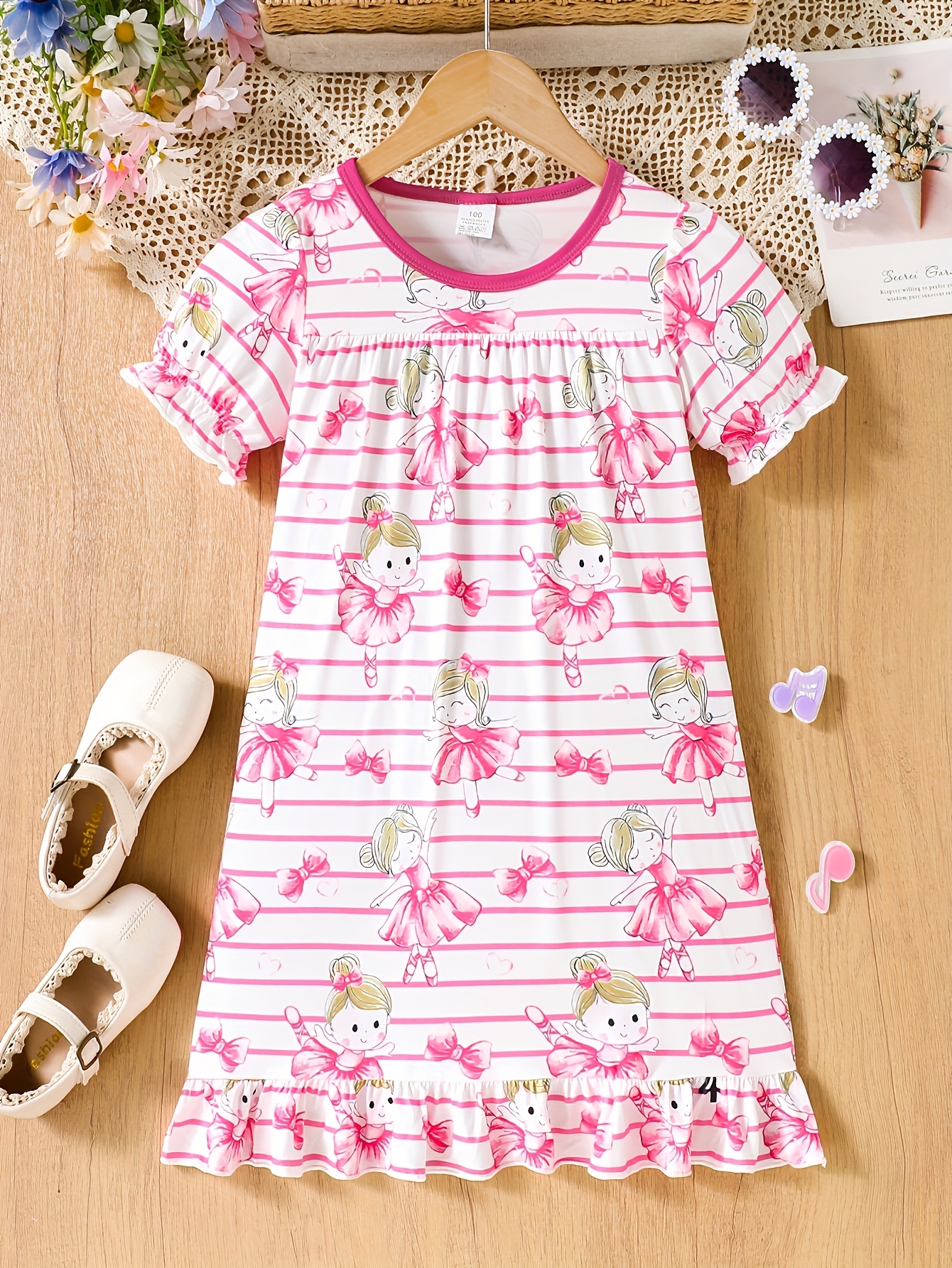 green emerald velvet dress Hello Kitty 10