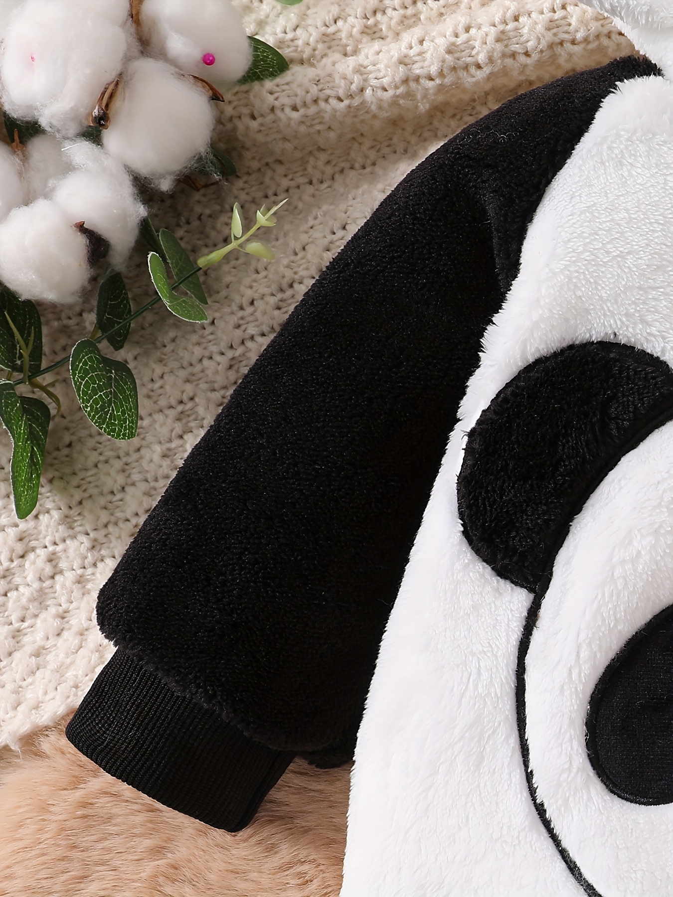 Cute Panda Embroidered Onesie for Baby Girls, Perfect for Autumn And Winter, Featuring a Hood And Plush Material, Suitable for Infants And Toddlers, Keeping Them Warm And Adorable, for Outdoor