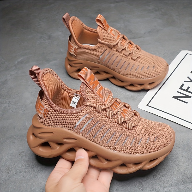 'S All-Season Running Shoes, Lightweight And Breathable with a Non-Slip Design, Model R101, Jump Rope