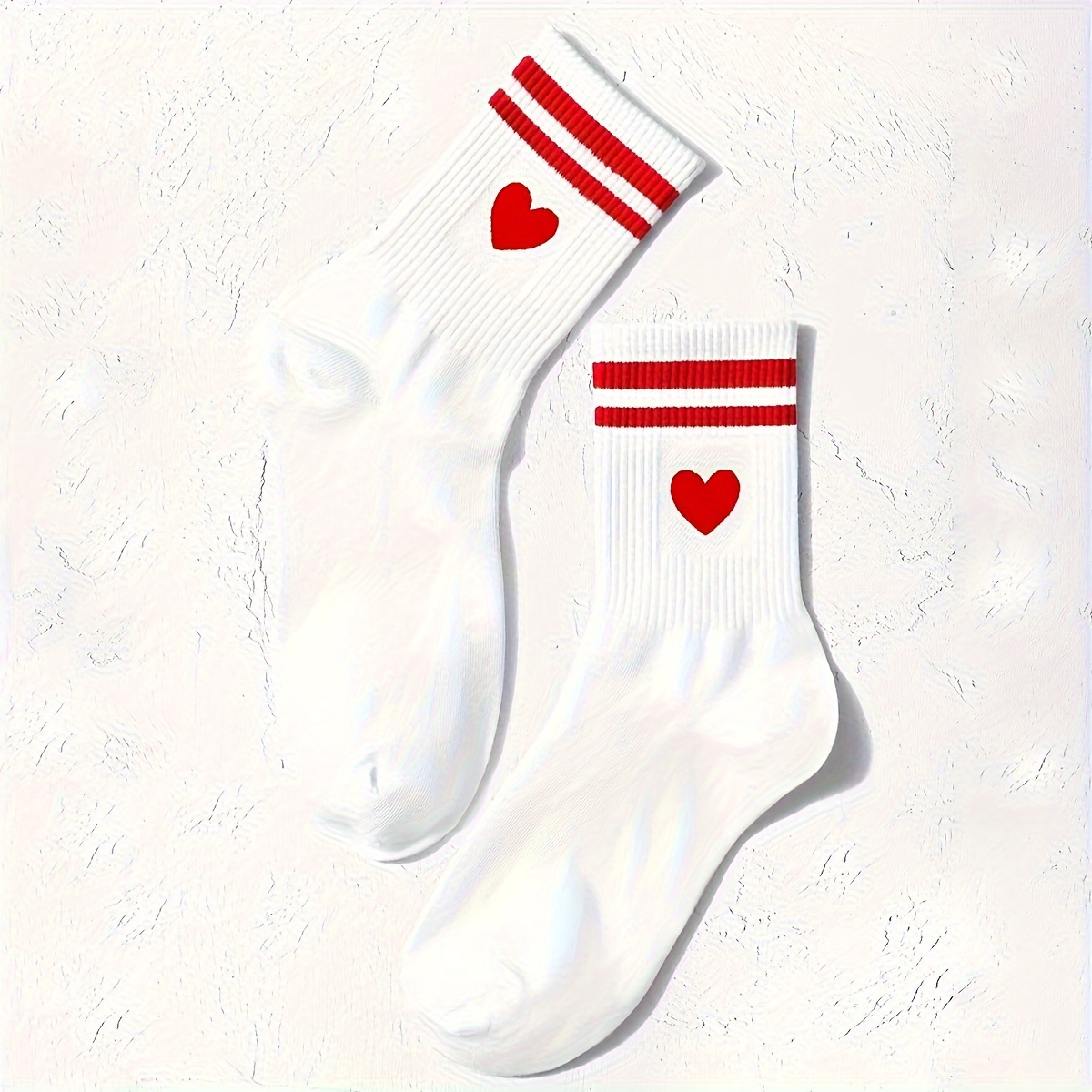 

1 Paire de Chaussettes Tube à Motif Cœur pour la Saint-Valentin pour Femmes, Tissu Tricoté Polyester 95% Spandex 5%, Rayées , Chaussettes de Sport Lavables en Machine