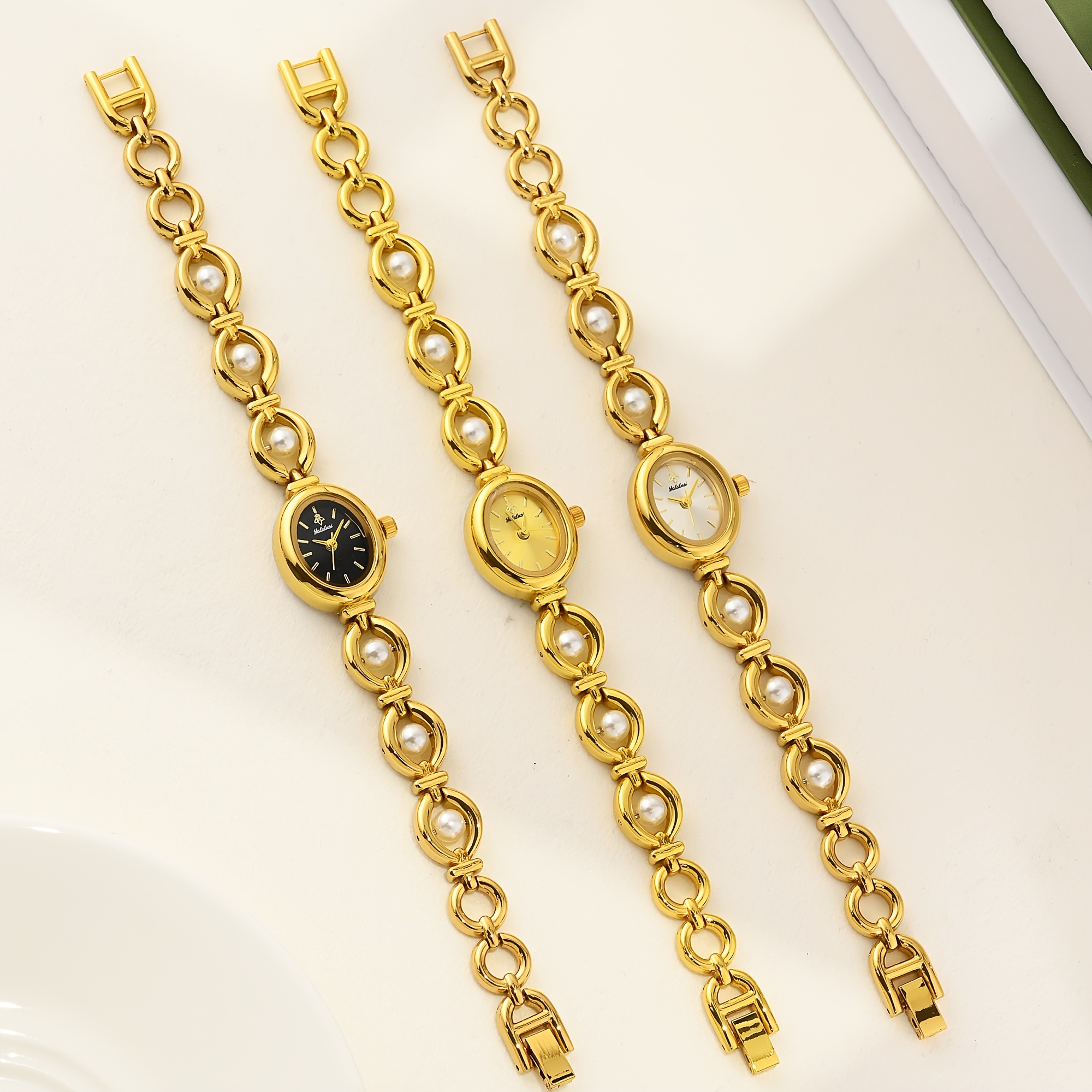 Women's Elegant Luxury Golden Quartz Watch