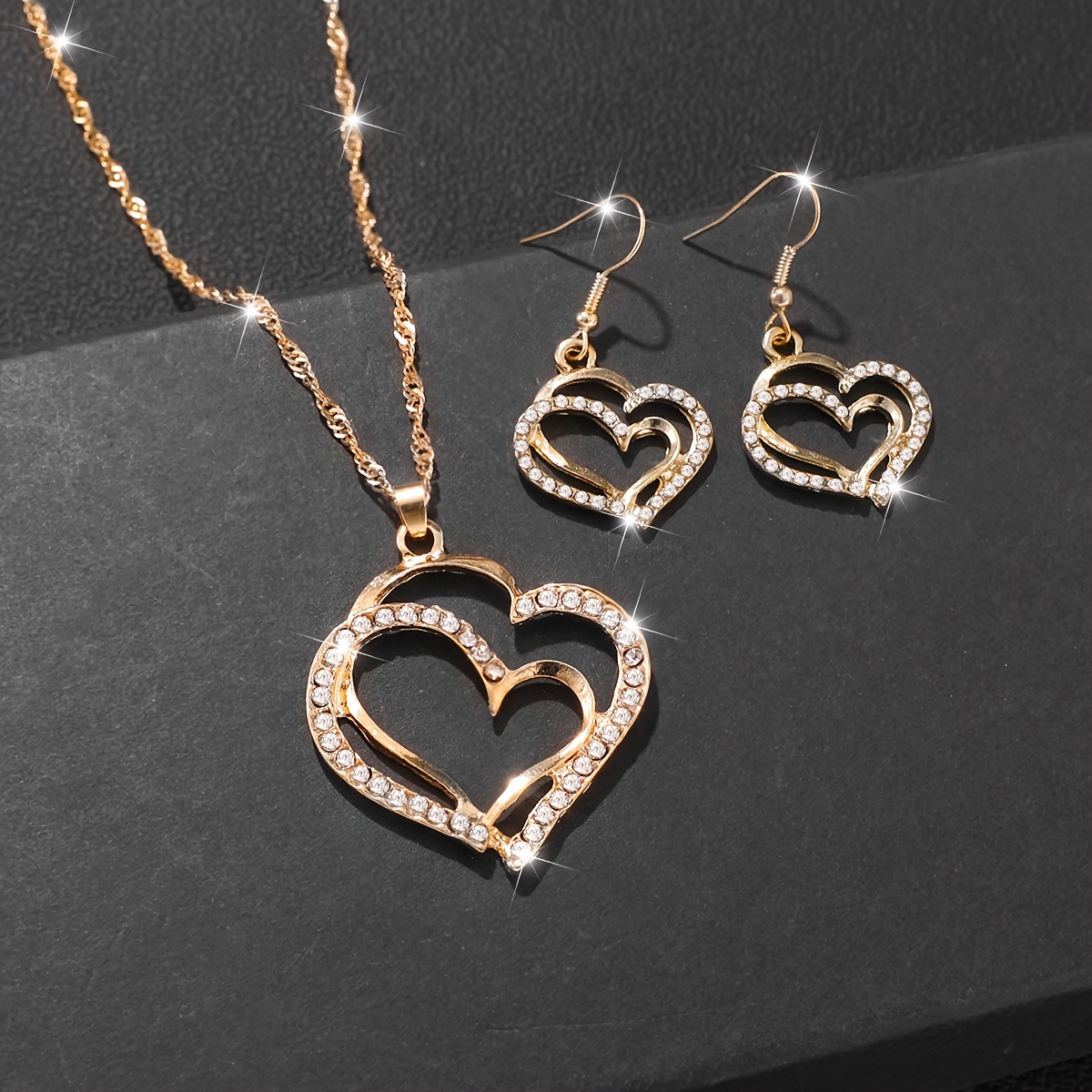 3 kpl Naisten Tyylikäs Ja Elegantti Sydänkorusetti, Sisältää Sydänkaulakorun Ja Korvakorut, Täydellinen Jokapäiväiseen Käyttöön, Ystävänpäiväksi, Äitienpäiväksi Ja Lahjaksi Ramadanina