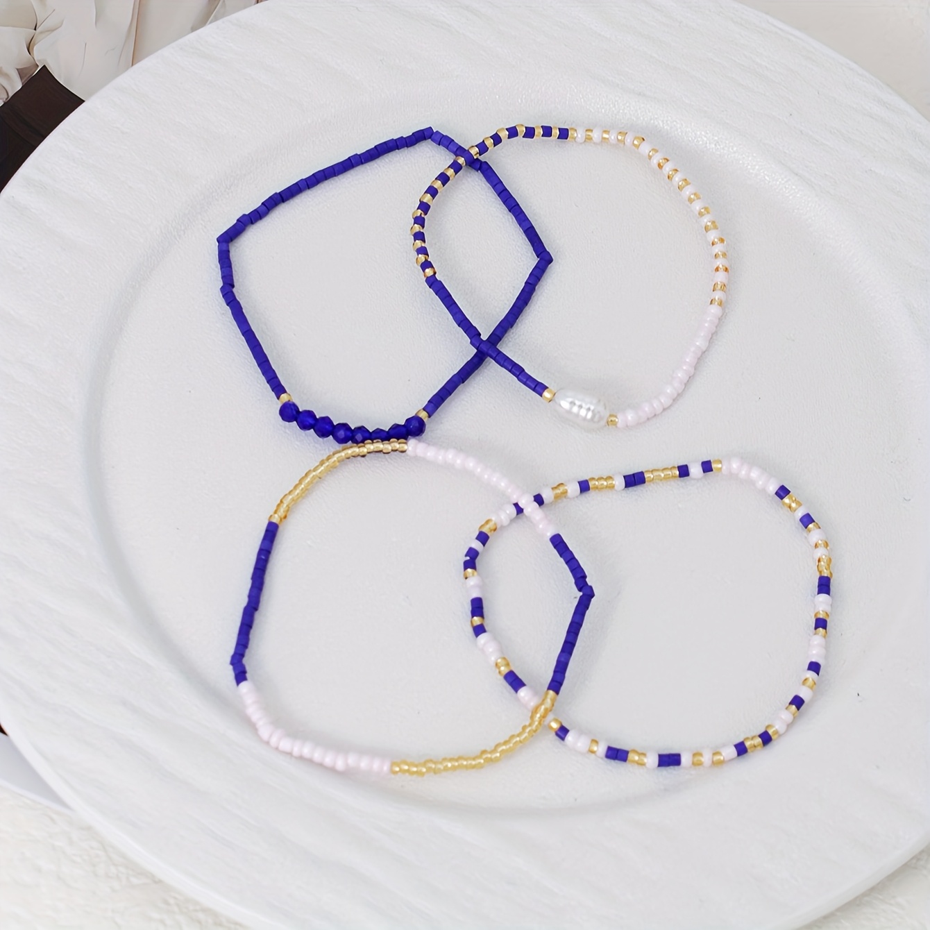 E-shop 4-teiliges Damen-Armband-Set, minimalistische blaue Perlenarmbänder für Partys und Musikfestivals