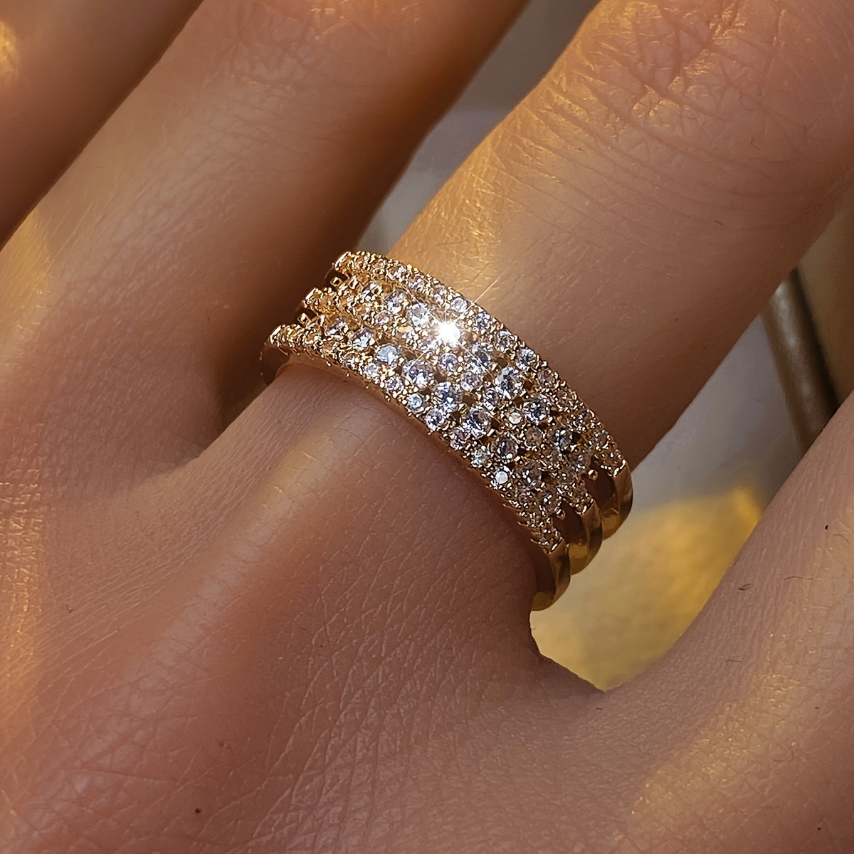 Women's Classic Vintage Hollowed-out Zirconia Ring