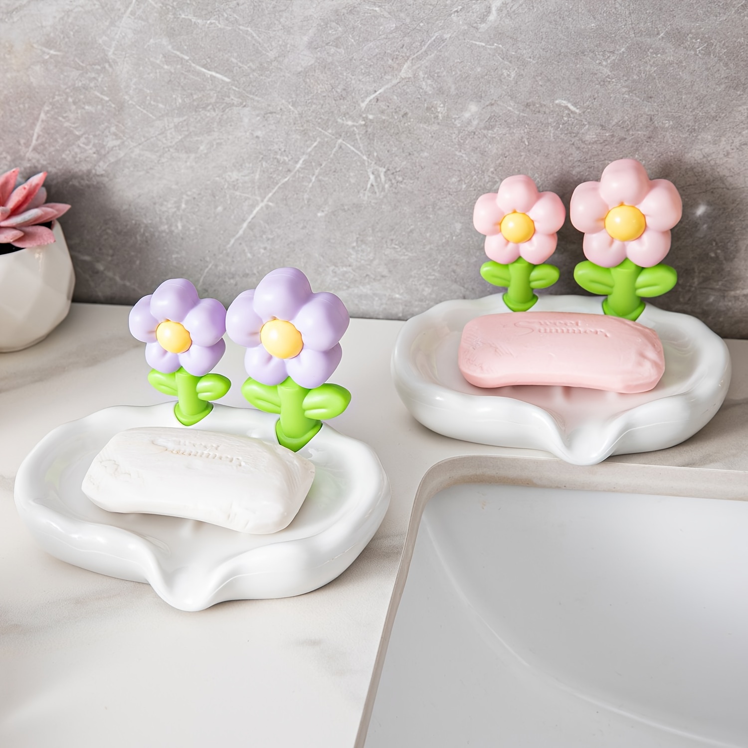

1pc Creative Cute Soap Dish, Drain Soap Tray, Flower Decor Soap Holder, Soap Rack For Bathroom, Soap Storage Rack, Bathroom Accessories