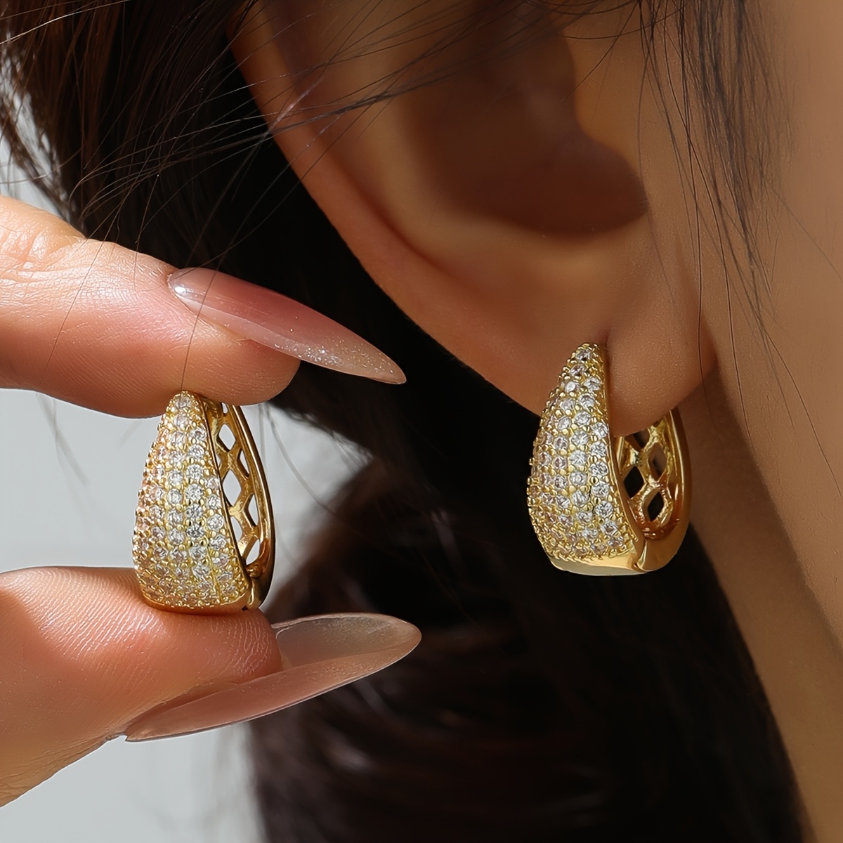 TEMU A Pair Of Elegant Teardrop-shaped Copper Hoop Earrings, With Sparkling Synthetic Zirconia, Perfect For Women To Wear At Daily Gatherings And