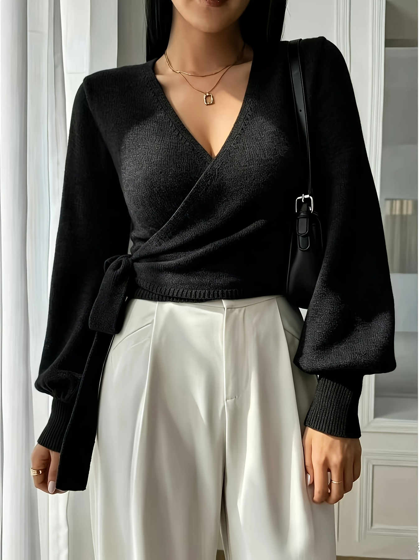 imagen del artículo suéter   para mujer de estilo envolvente con corte, cuello  ,   en la cintura y   larga, casual y elegante, de   larga