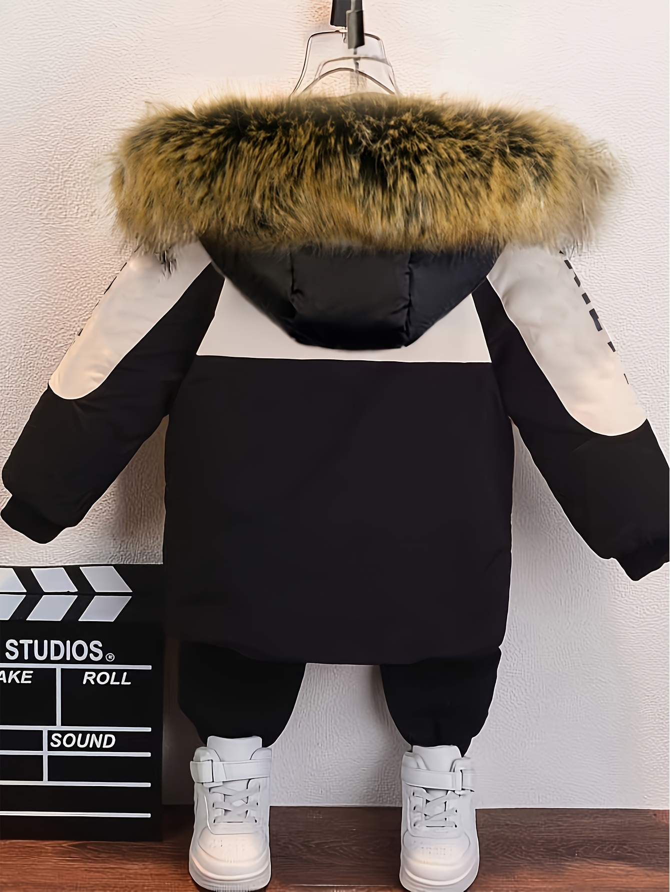 Boys' Winter Coat with Plush Hood & Faux Fur Lining - Thickened Cardigan Collar, Long Sleeve, Front Pockets, Regular Fit Casual Outerwear for Fall/Winter, Boy Winter Coat, Fall Winter Apparel, Durable Coating Finish